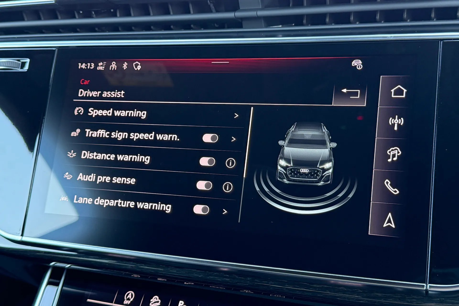 Audi Q8 thumbnail image number 9