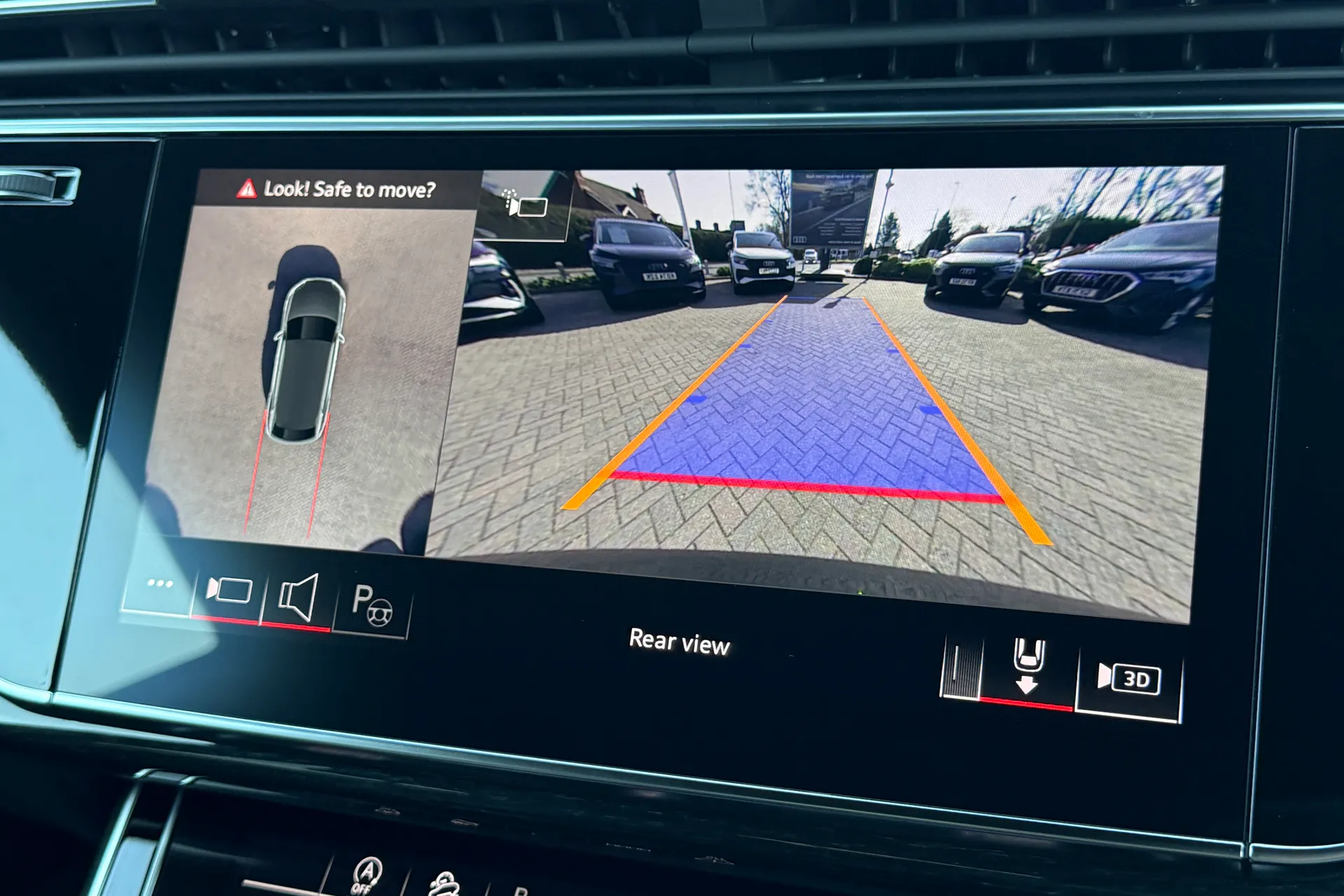 Audi Q8 thumbnail image number 4