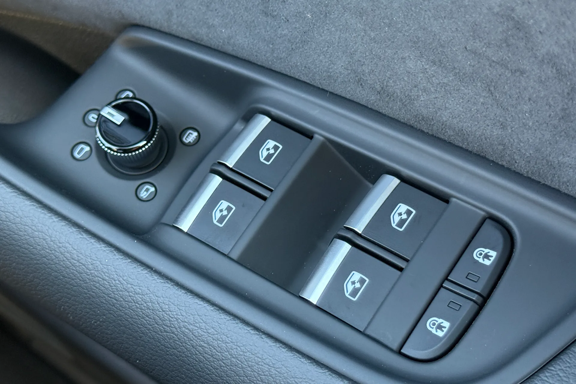 Audi Q8 thumbnail image number 22