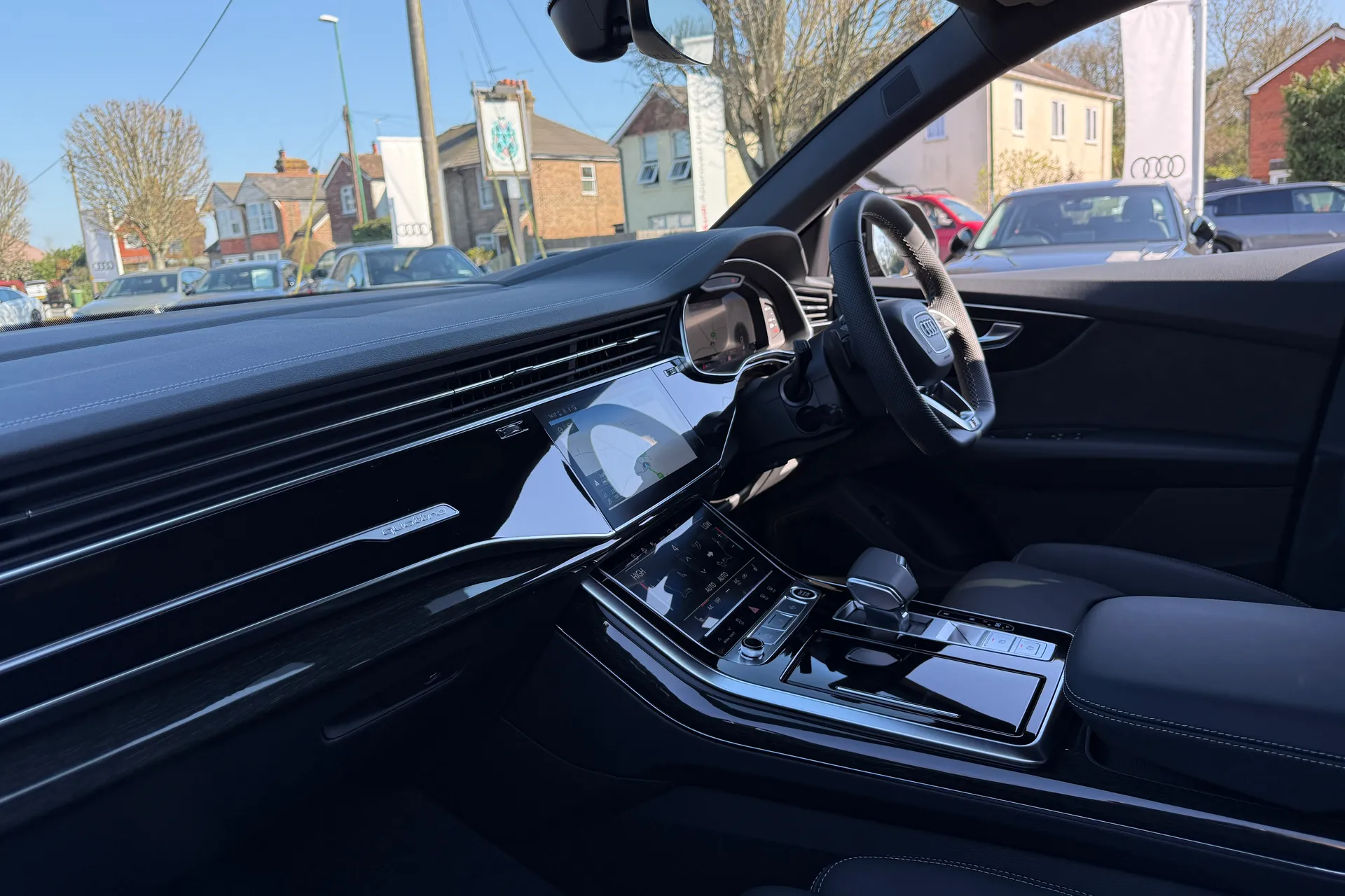 Audi Q8 thumbnail image number 31
