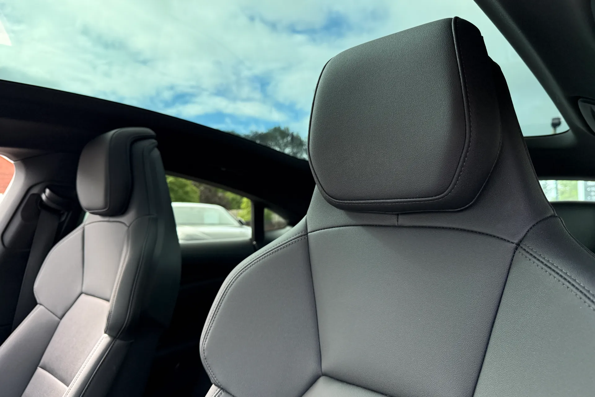 Audi e-tron GT thumbnail image number 34