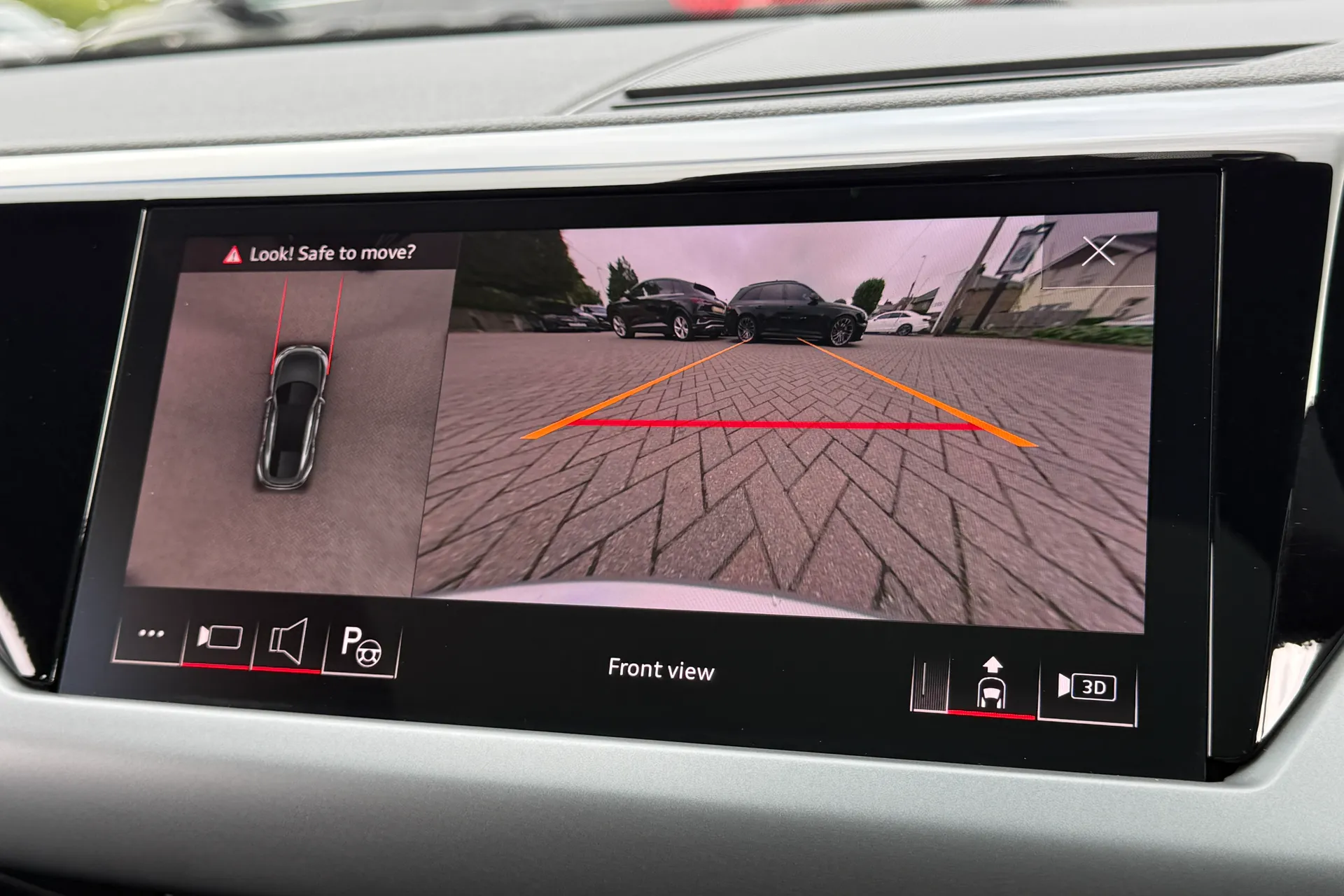 Audi e-tron GT thumbnail image number 10