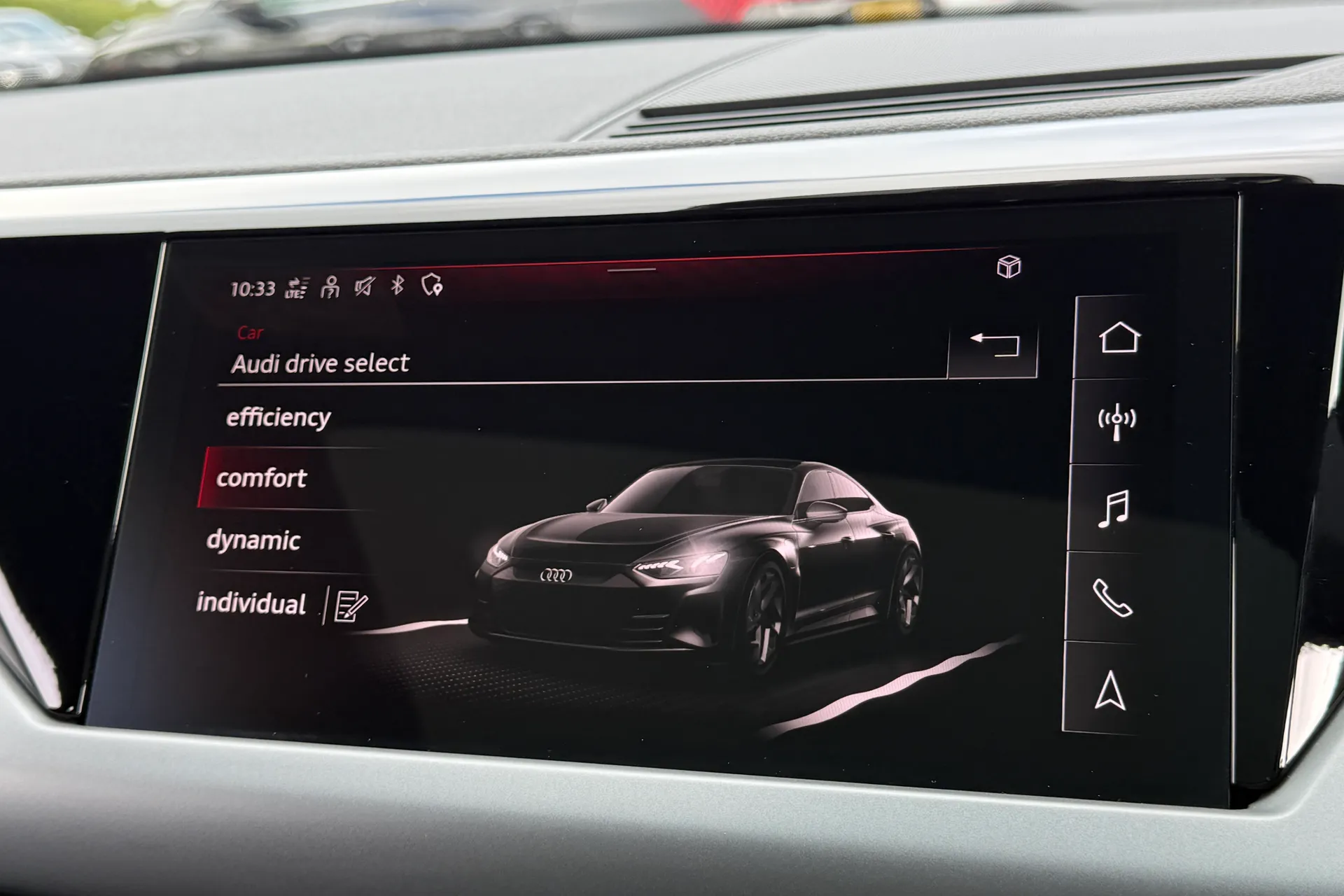 Audi e-tron GT thumbnail image number 12