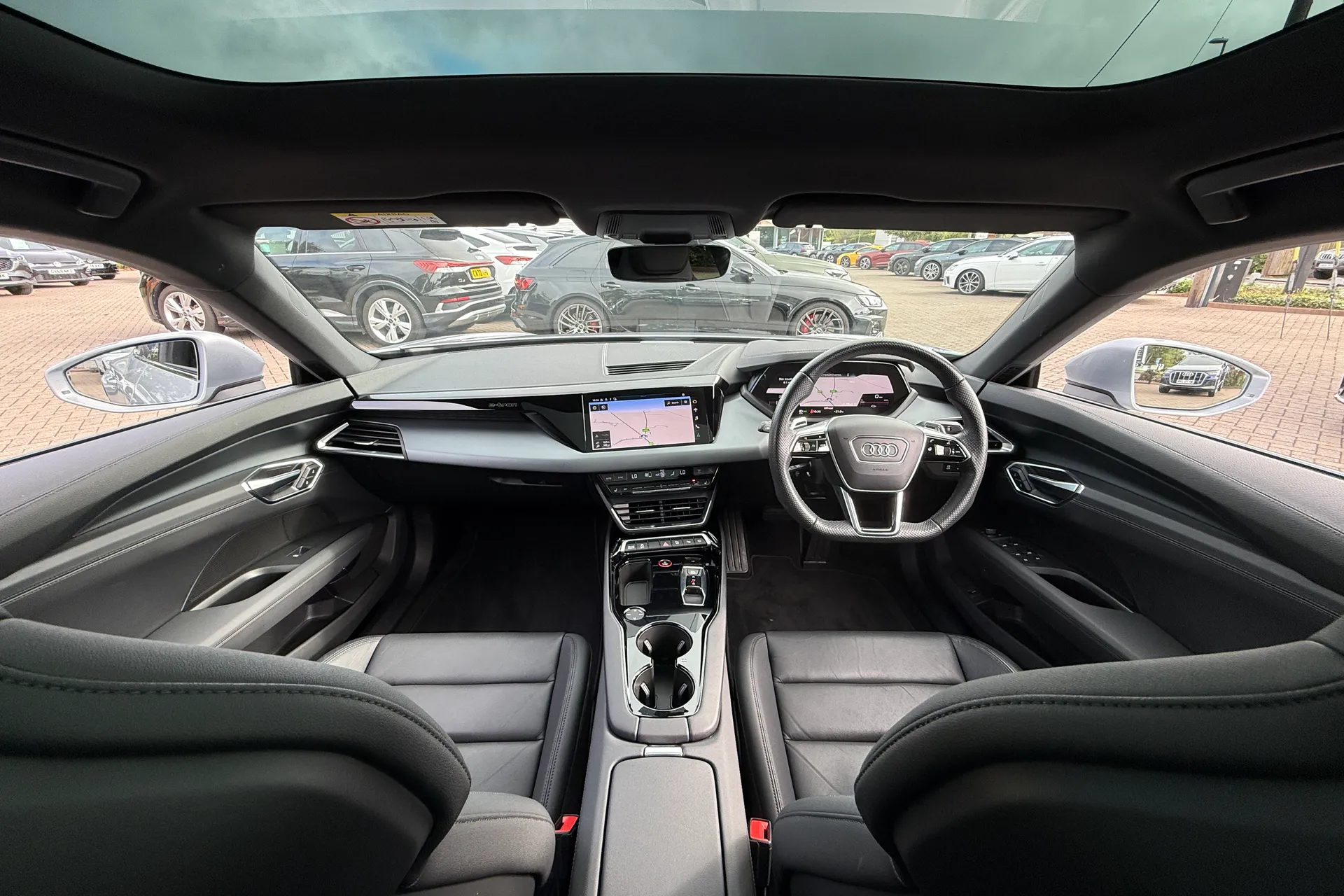 Audi e-tron GT thumbnail image number 3