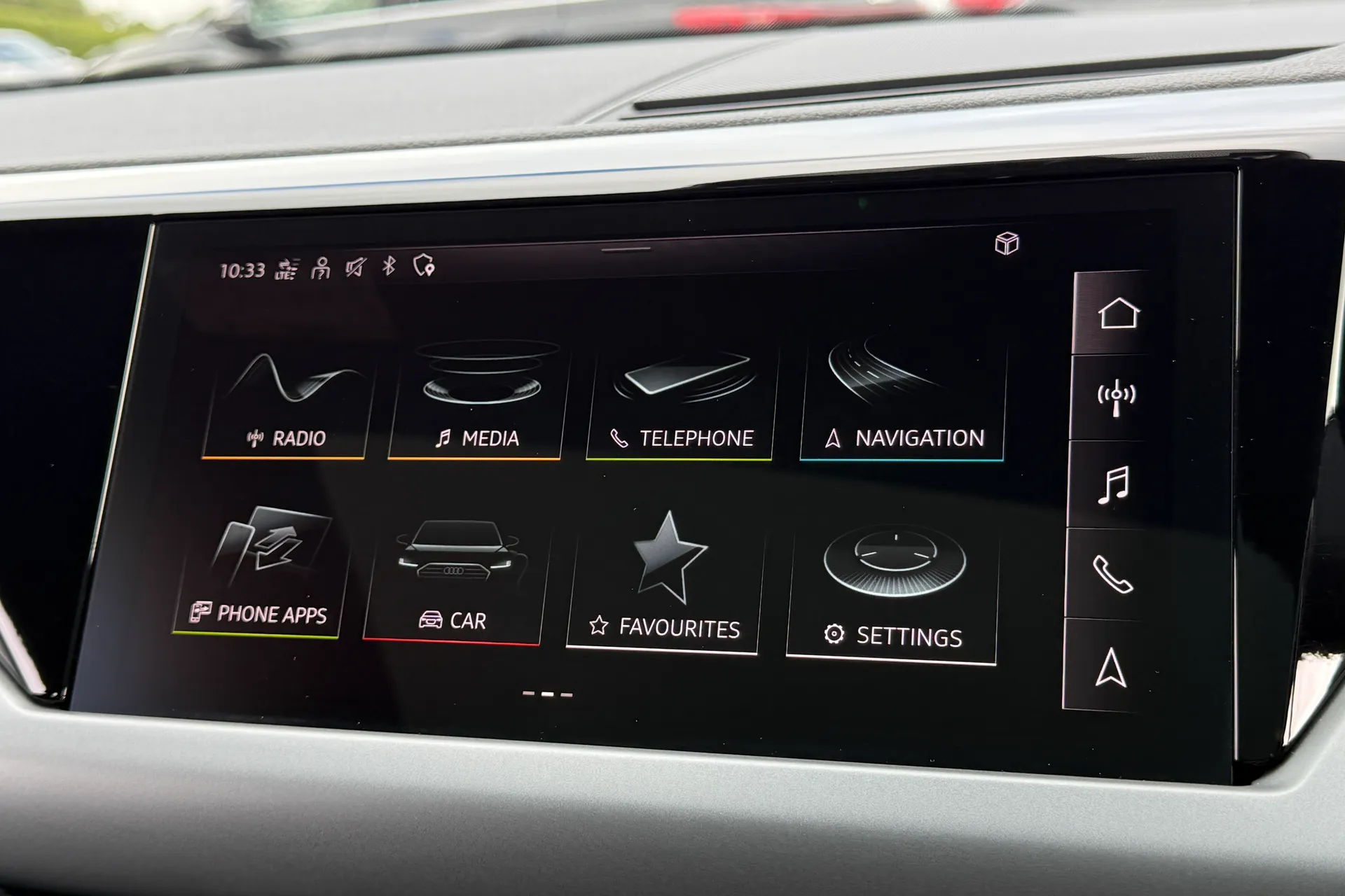 Audi e-tron GT thumbnail image number 16