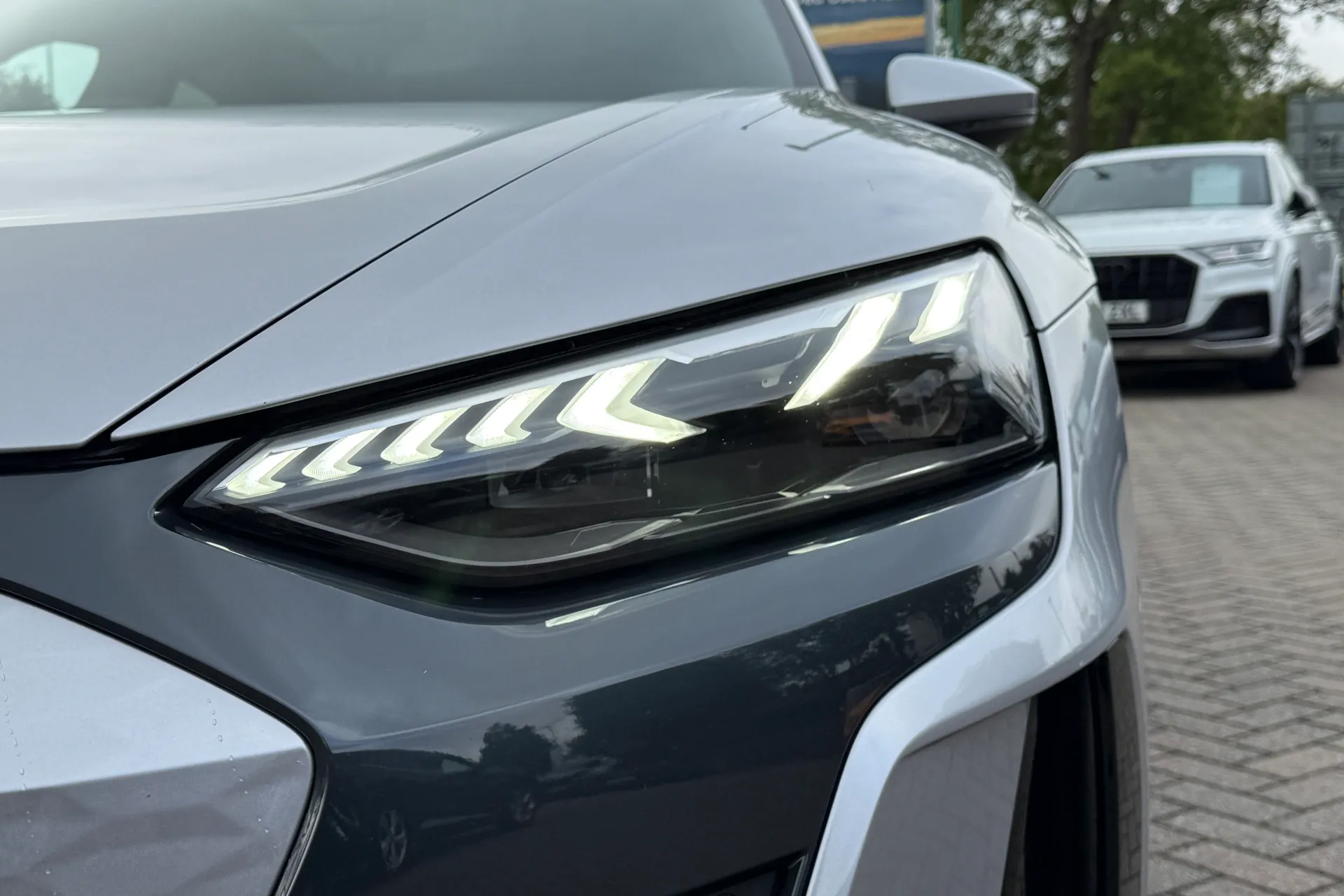 Audi e-tron GT thumbnail image number 55