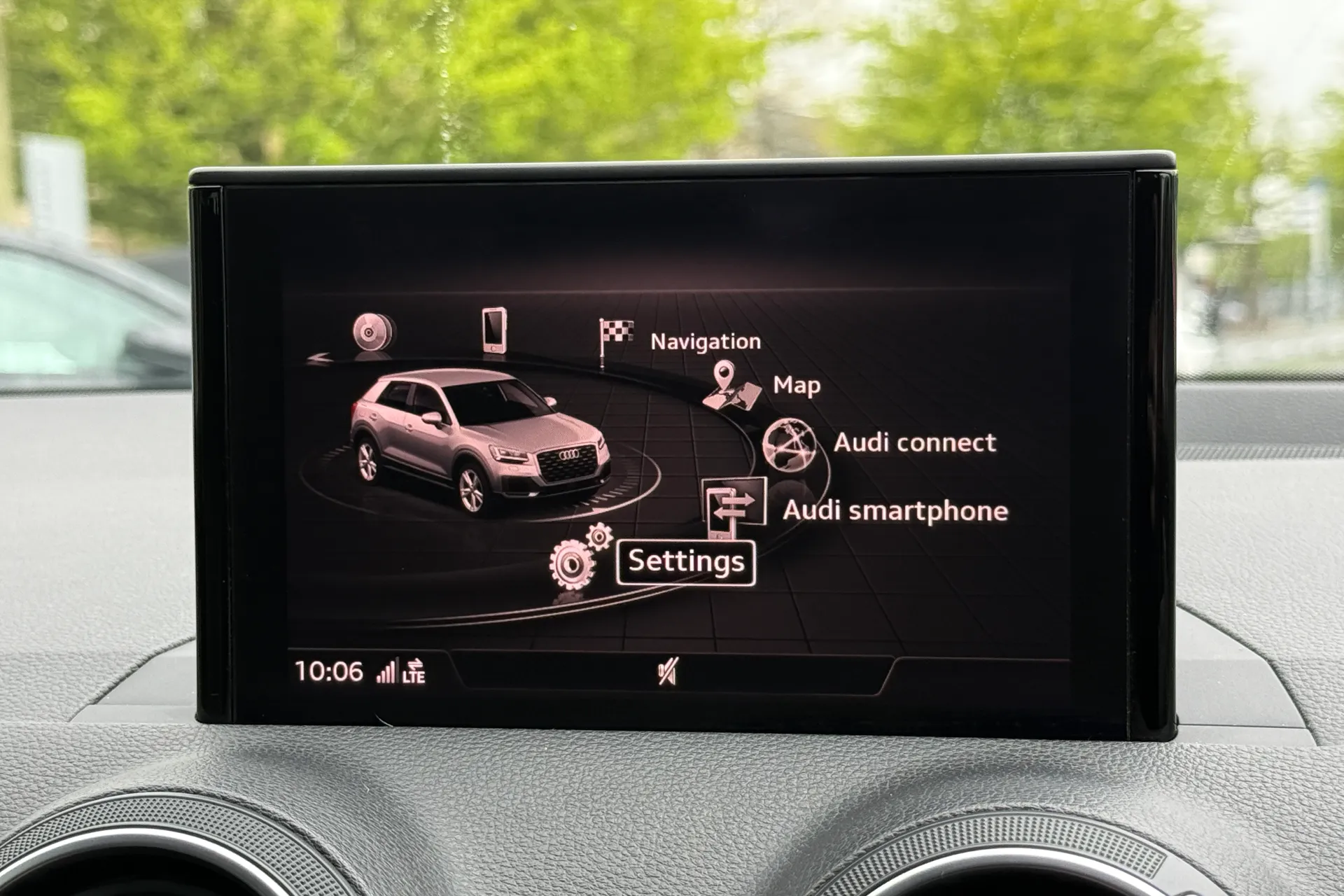 Audi Q2 thumbnail image number 17