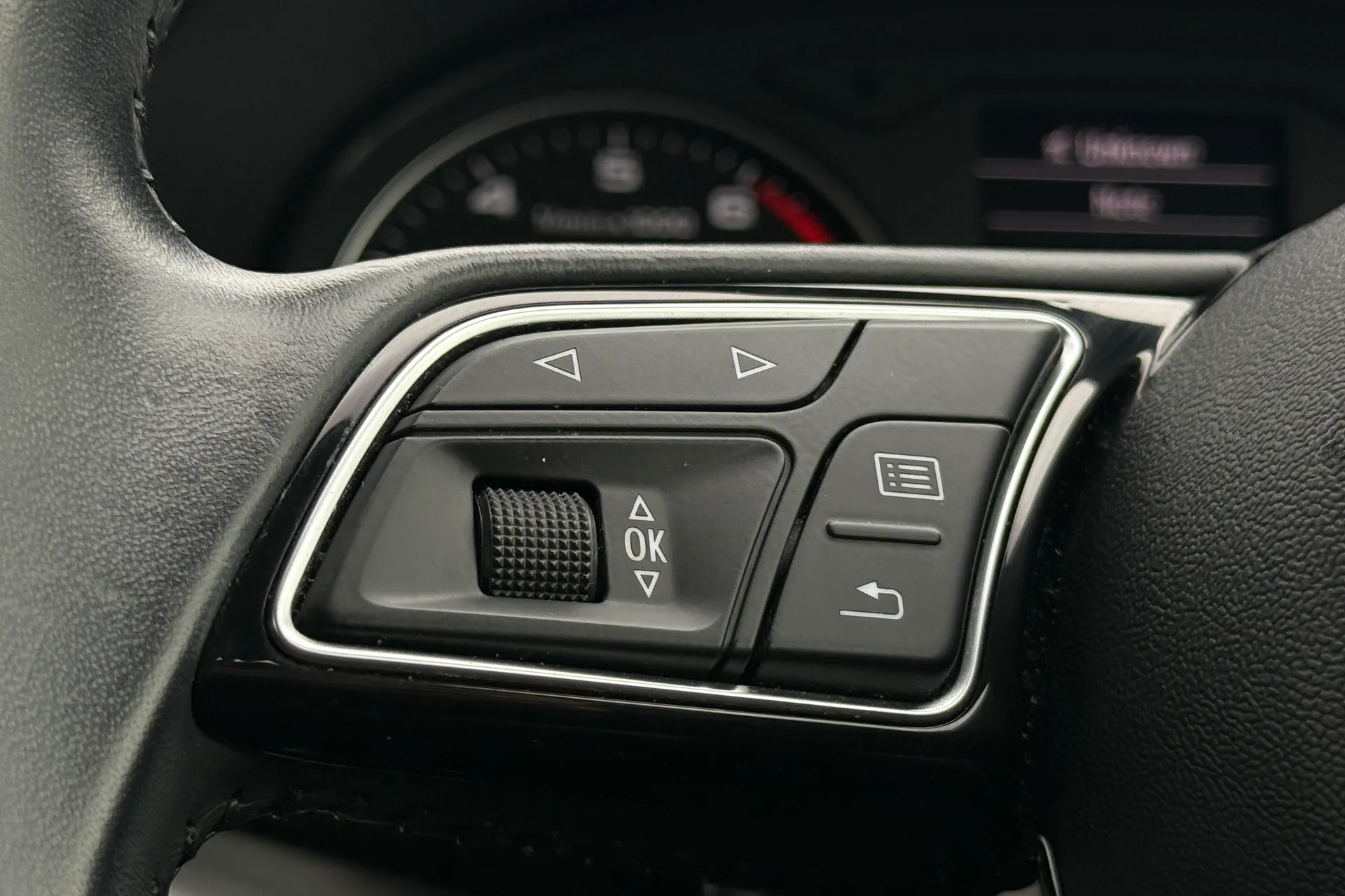 Audi Q2 thumbnail image number 9