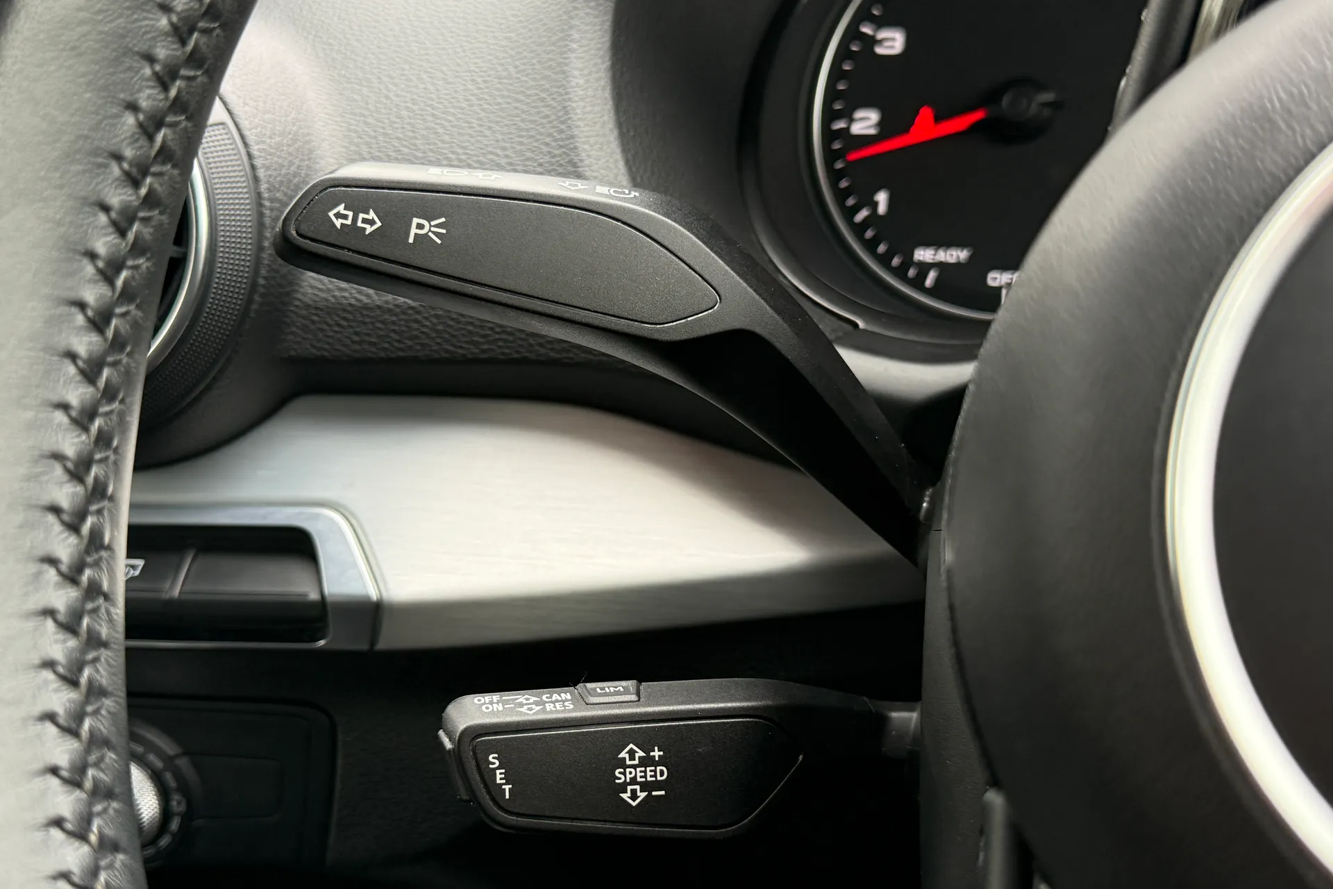 Audi Q2 thumbnail image number 14