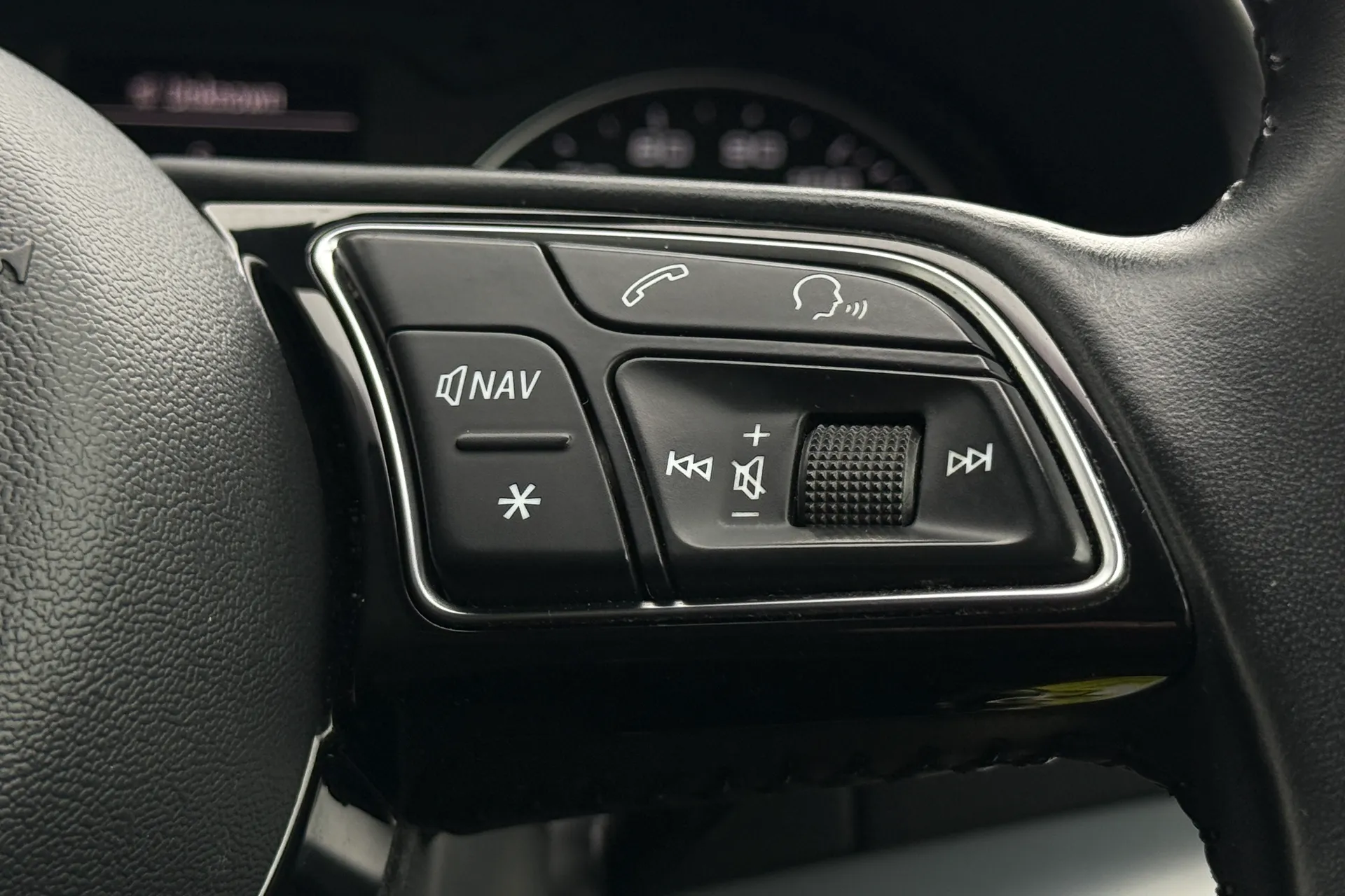 Audi Q2 thumbnail image number 10