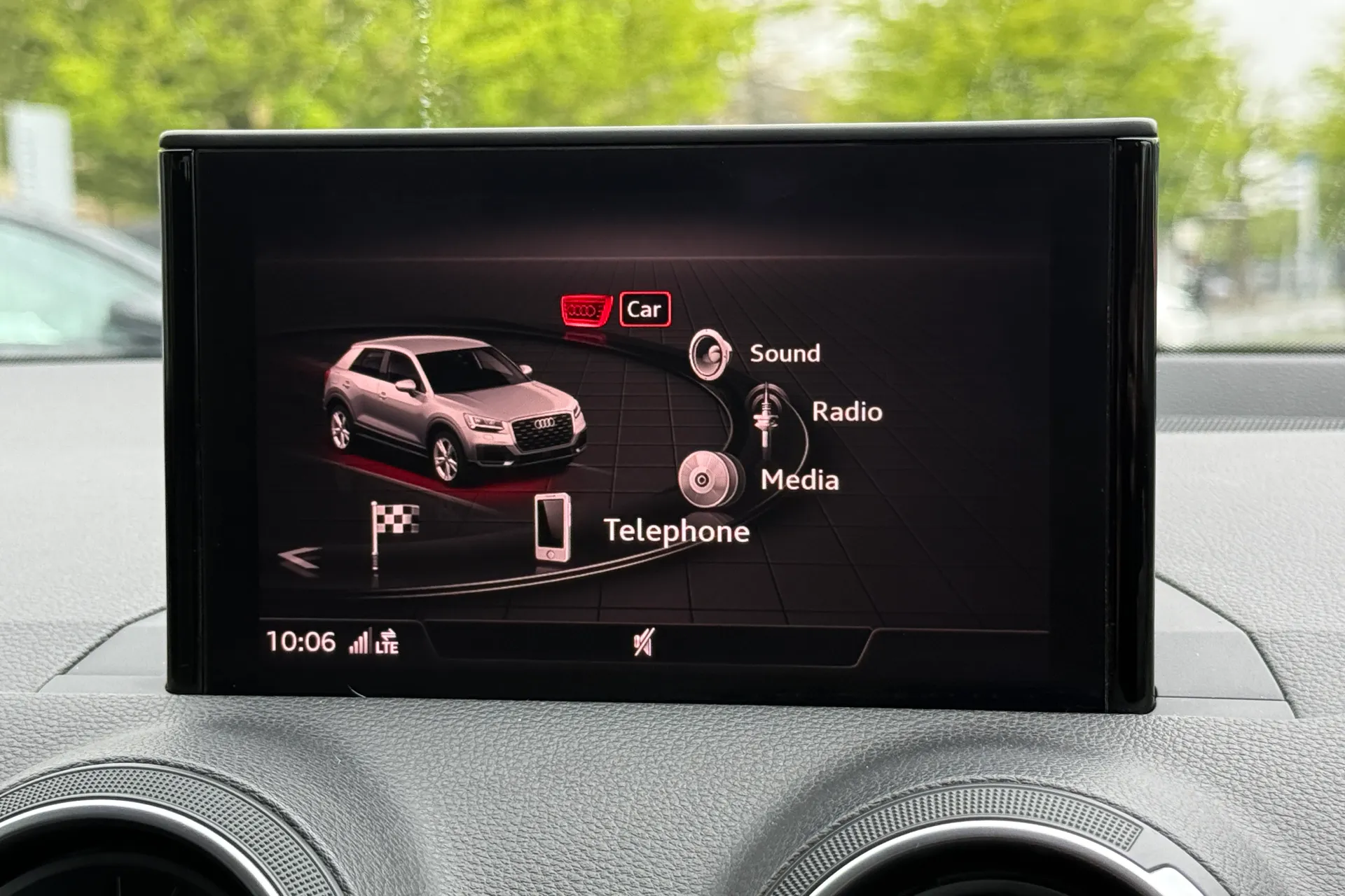 Audi Q2 thumbnail image number 16