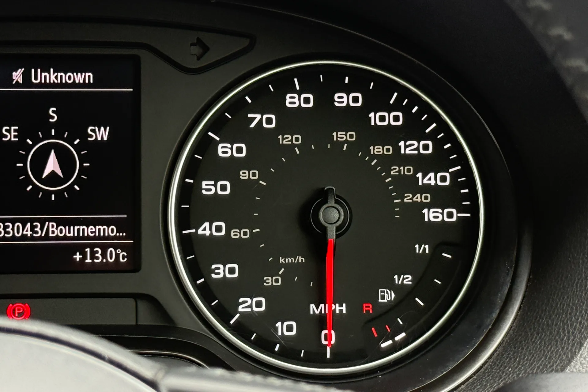 Audi Q2 thumbnail image number 13