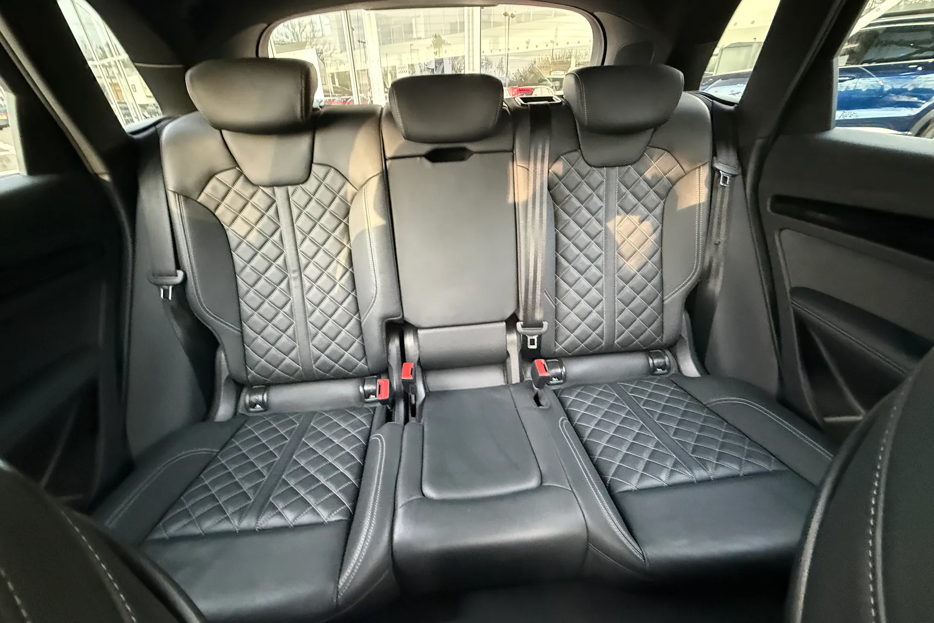 Audi Q5 thumbnail image number 21