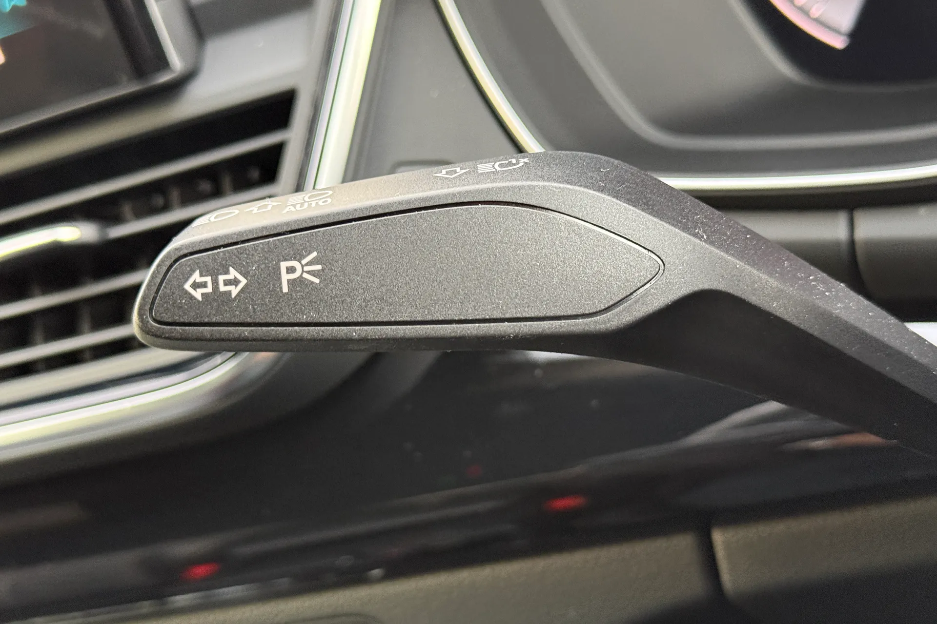 Audi Q5 thumbnail image number 14