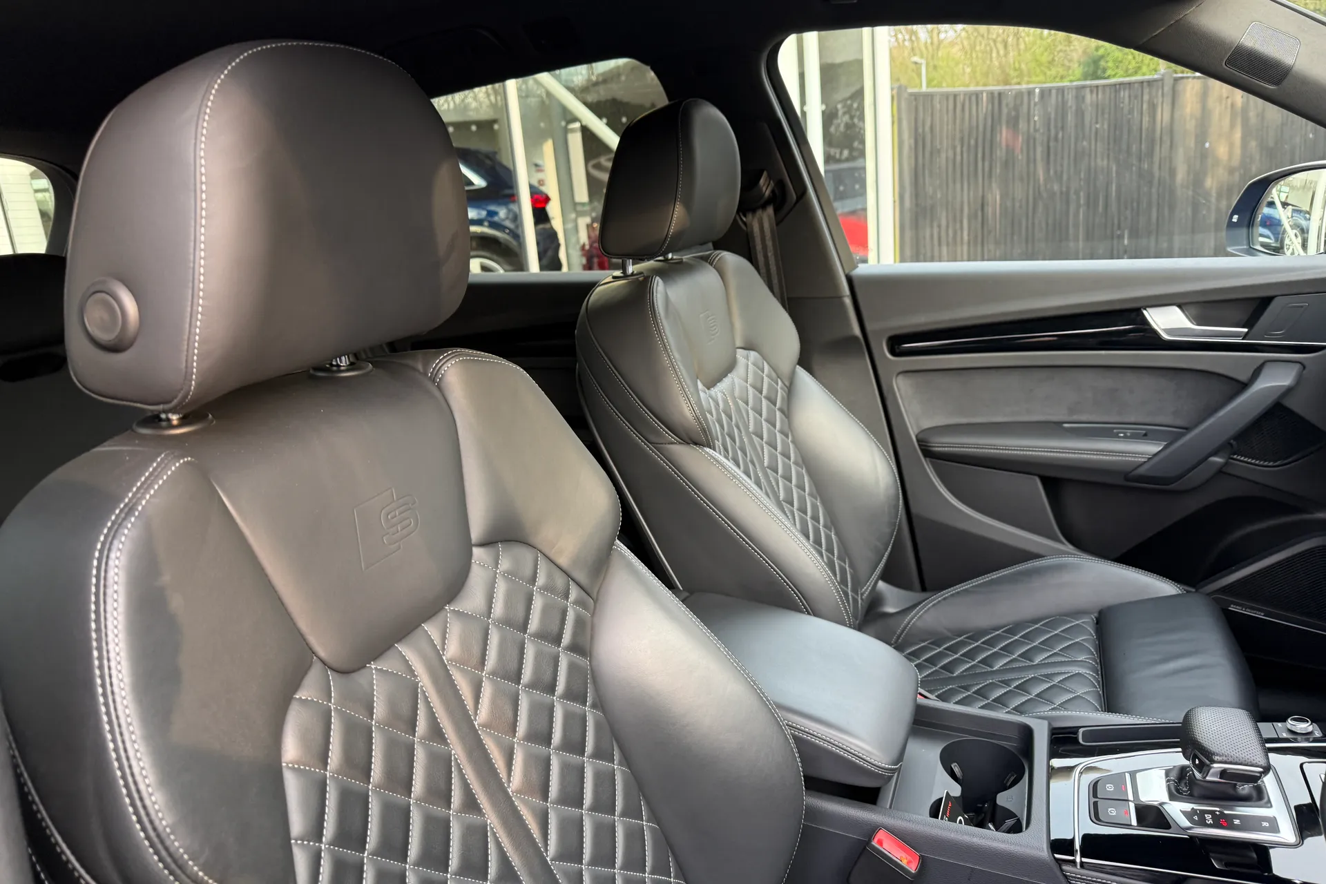 Audi Q5 thumbnail image number 25