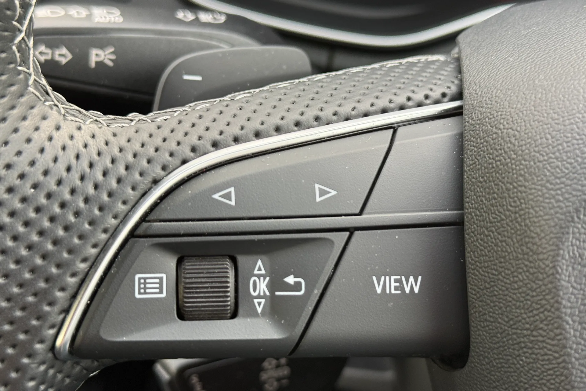 Audi Q5 thumbnail image number 11