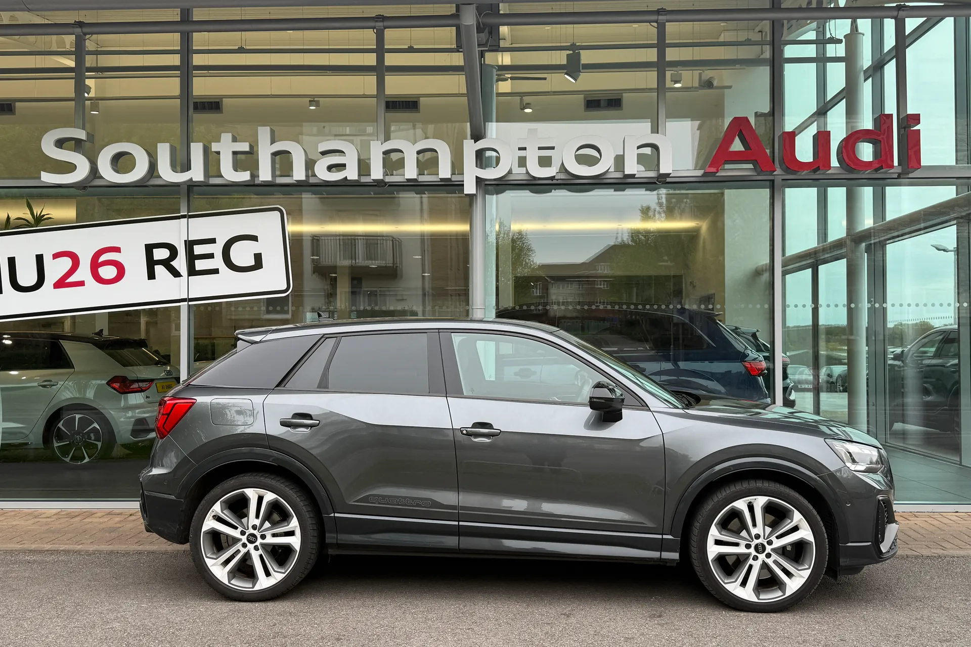 Audi Q2 thumbnail image number 2