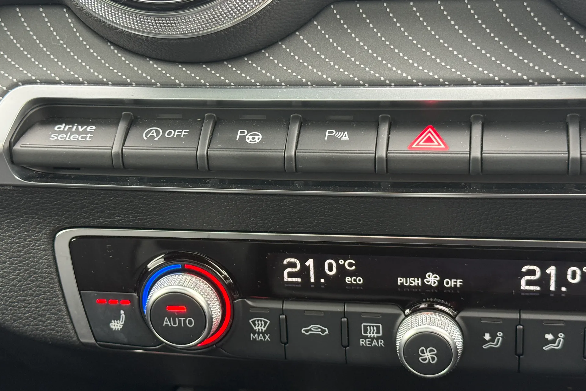 Audi Q2 thumbnail image number 22