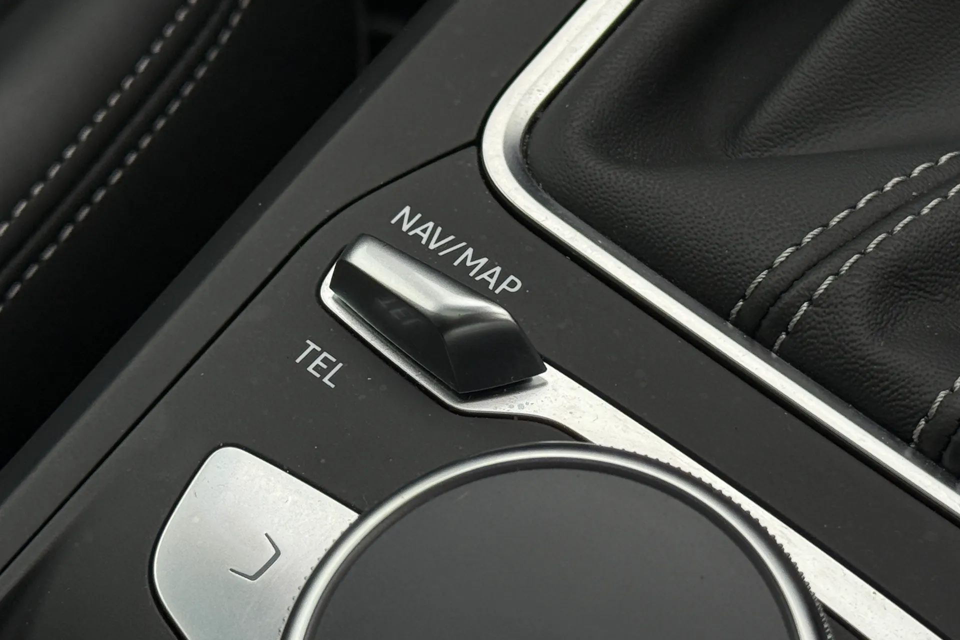 Audi Q2 thumbnail image number 19