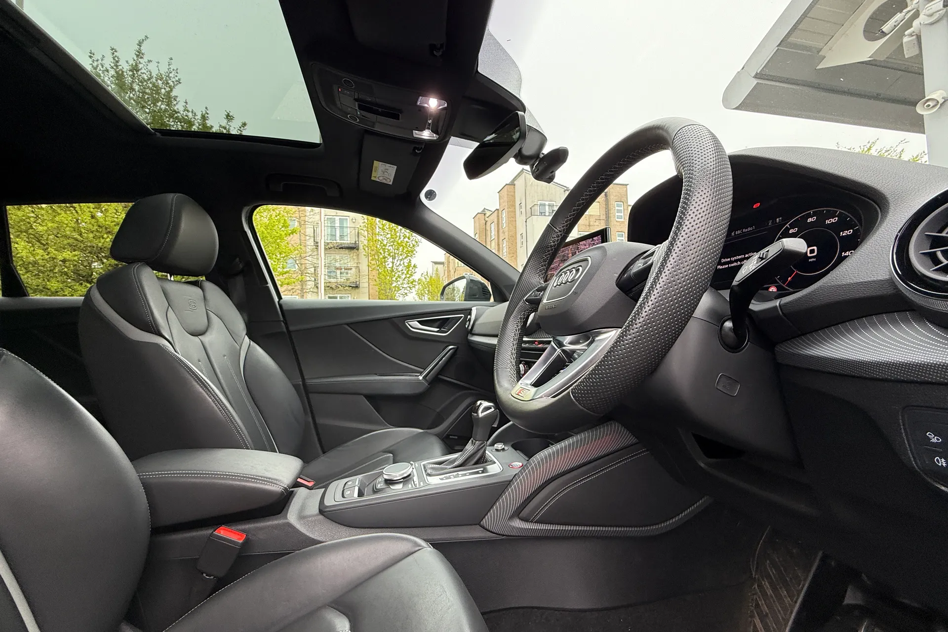 Audi Q2 thumbnail image number 12