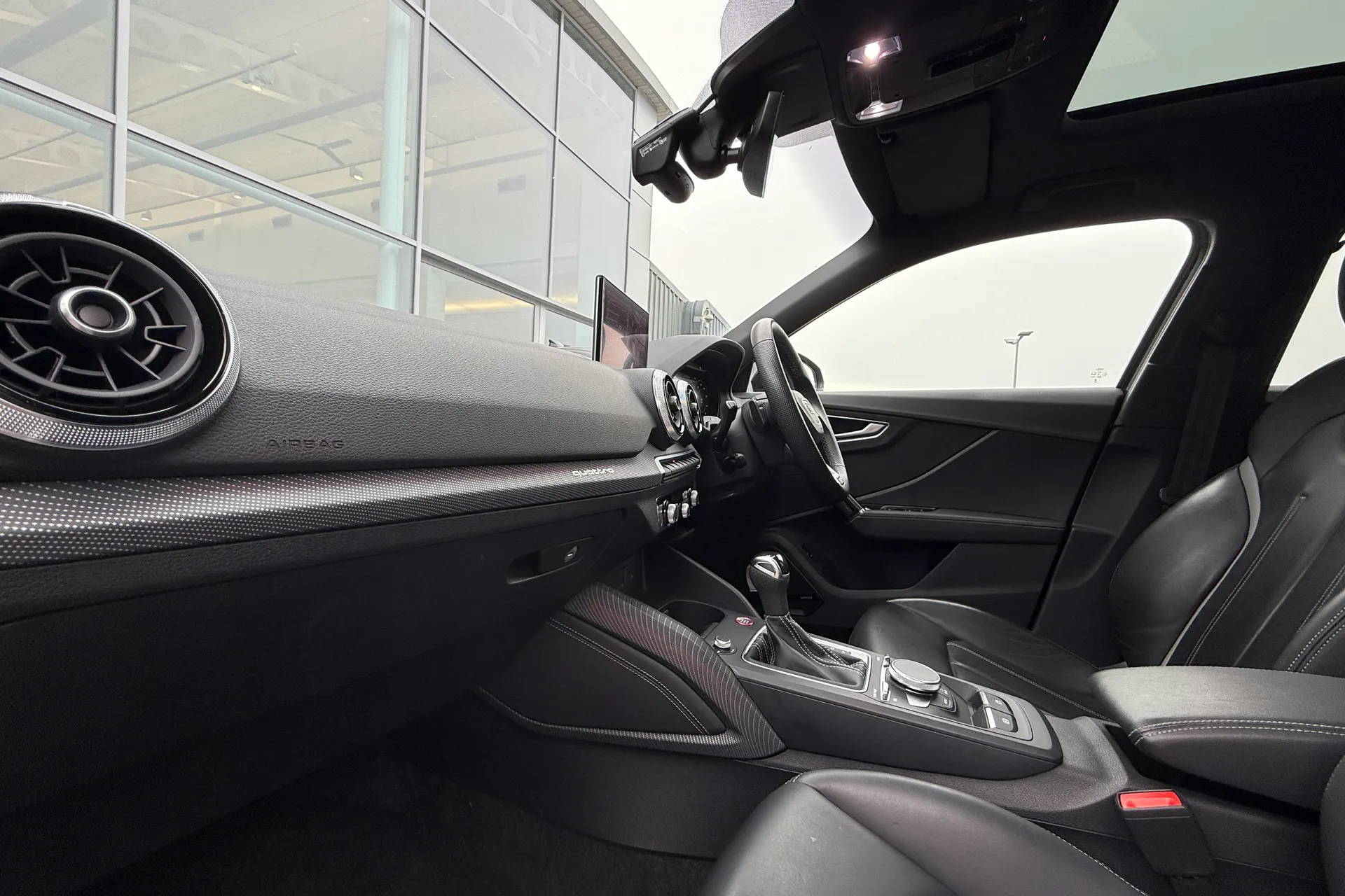 Audi Q2 thumbnail image number 9