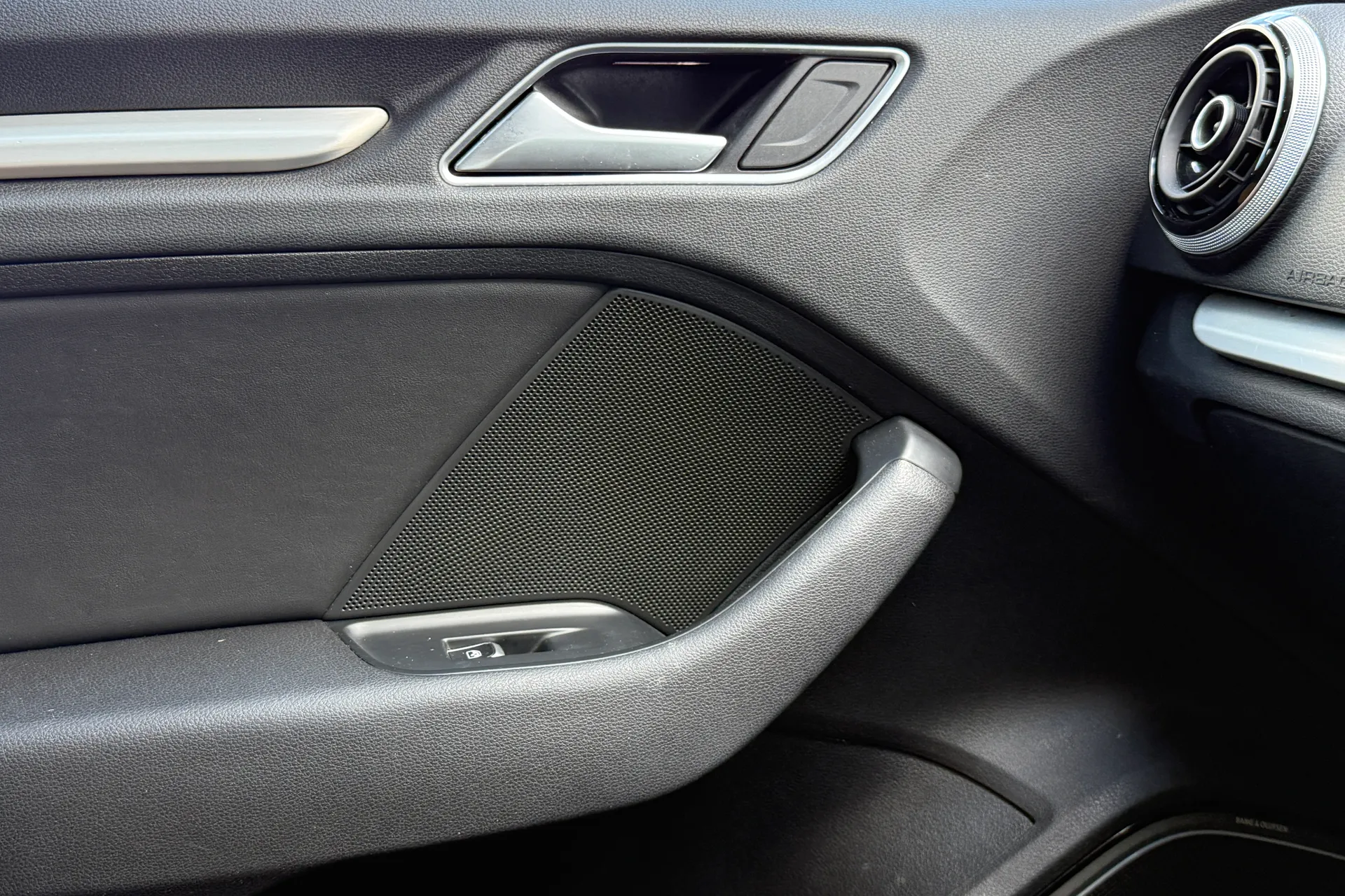 Audi A3 thumbnail image number 24