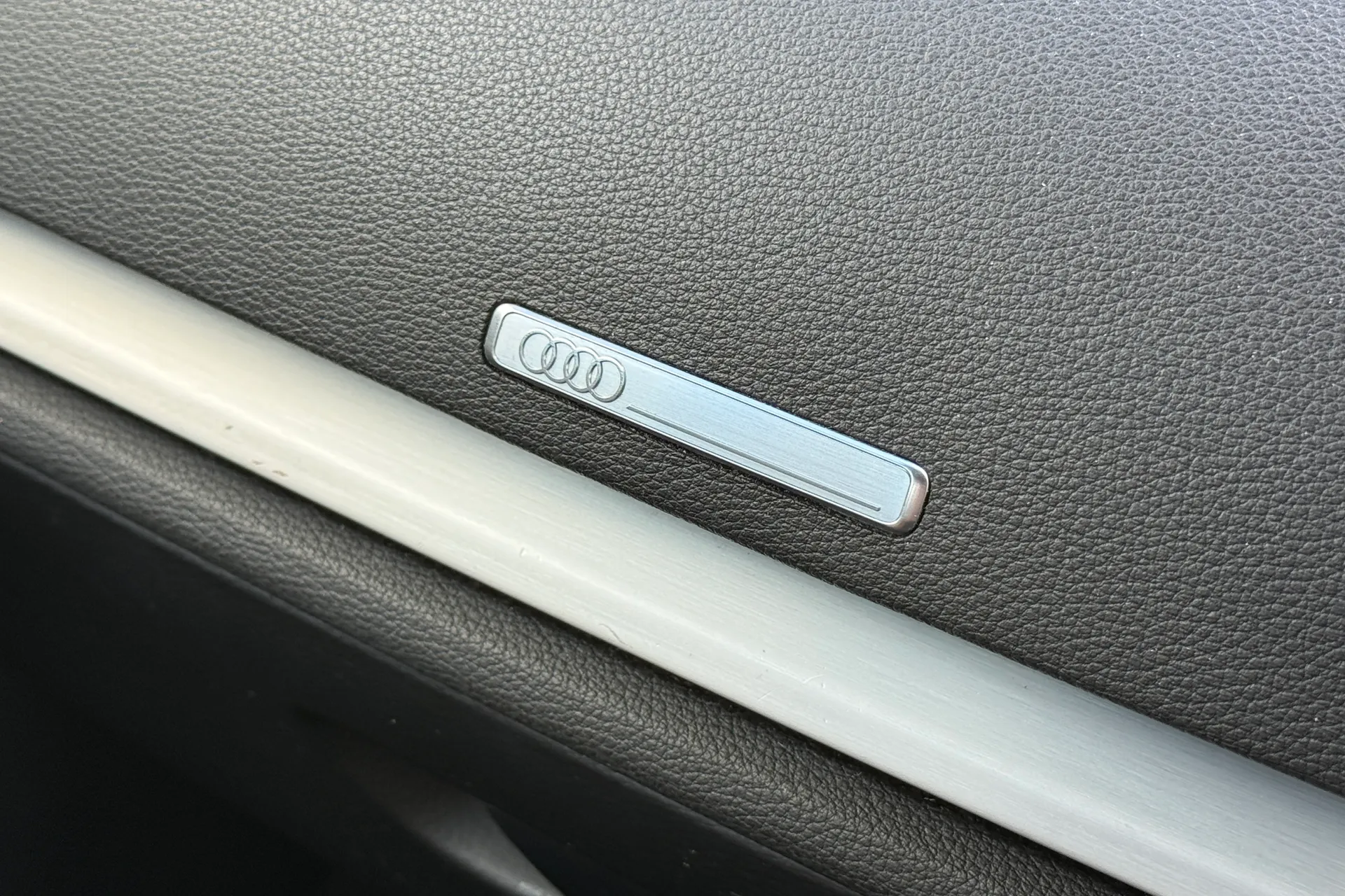 Audi A3 thumbnail image number 25