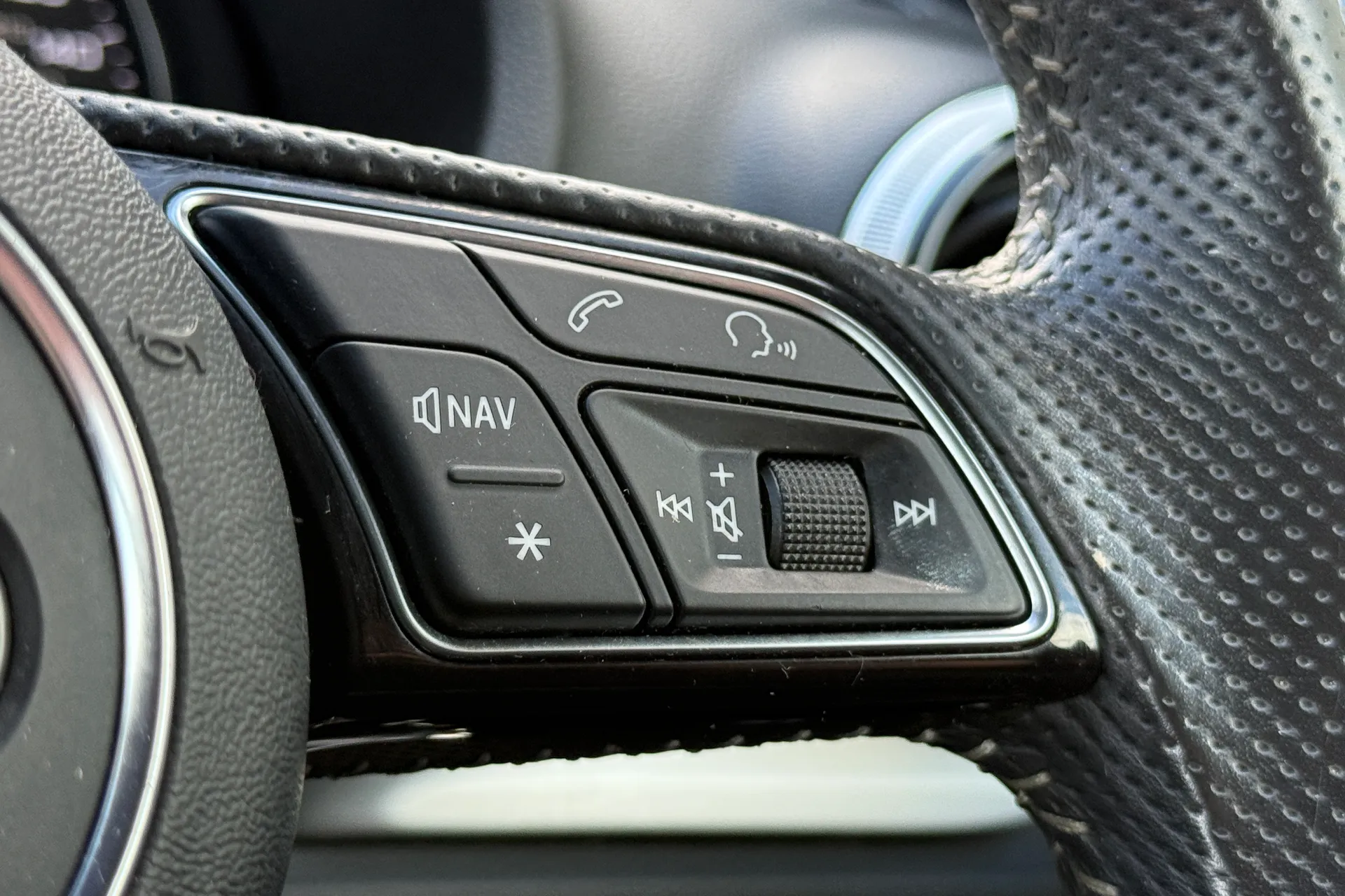 Audi A3 thumbnail image number 11