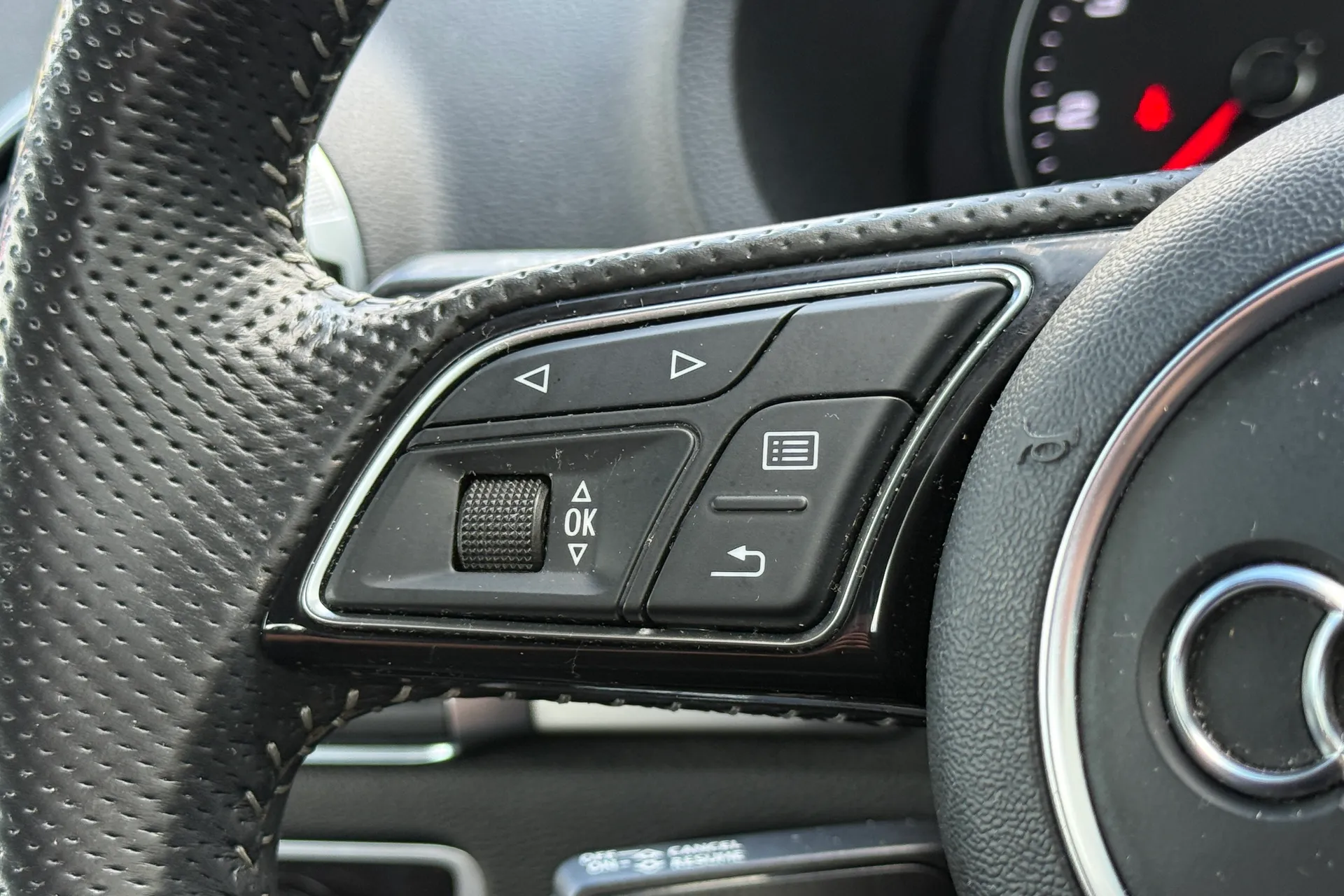 Audi A3 thumbnail image number 10
