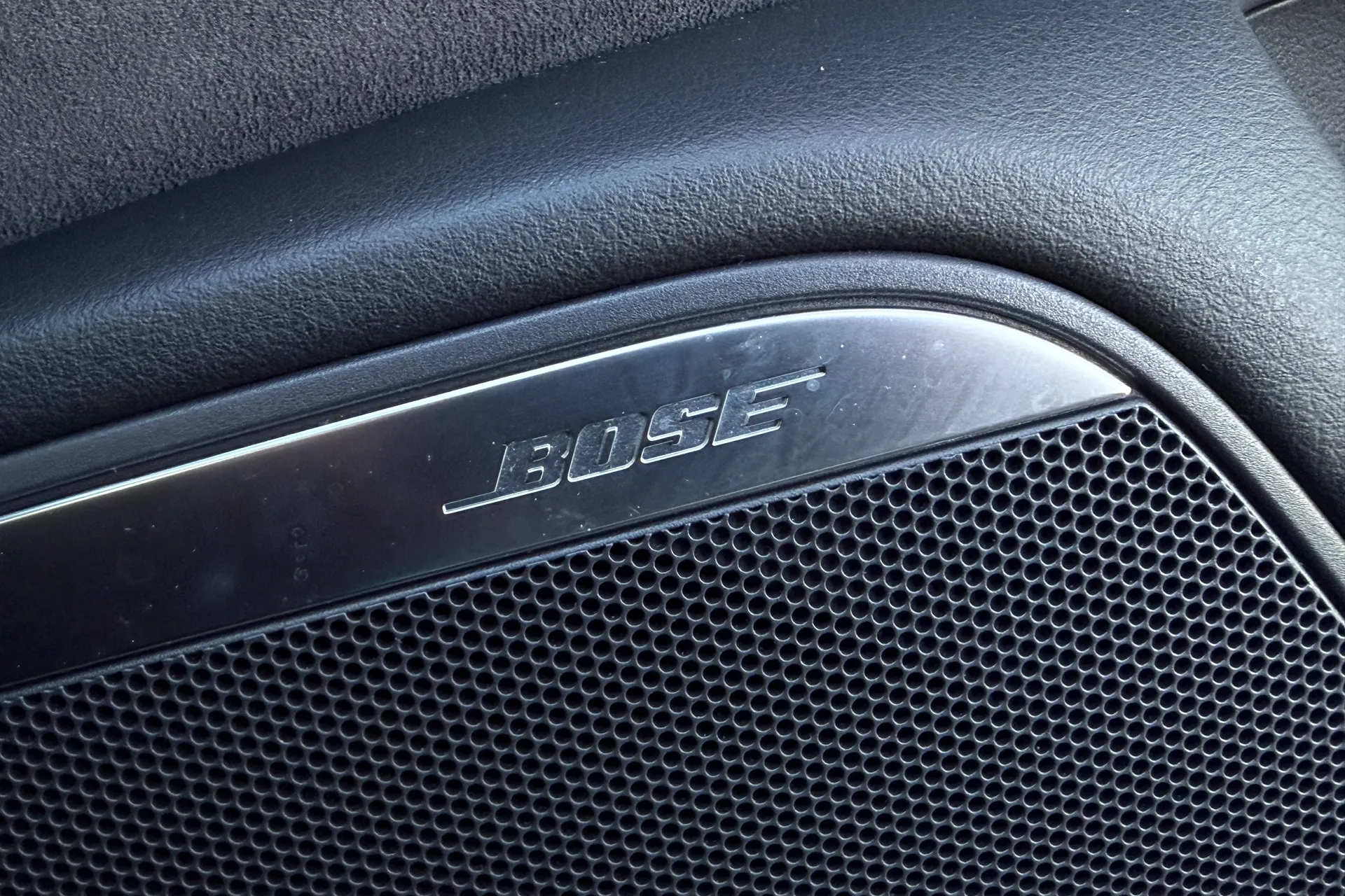 Audi A6 thumbnail image number 40