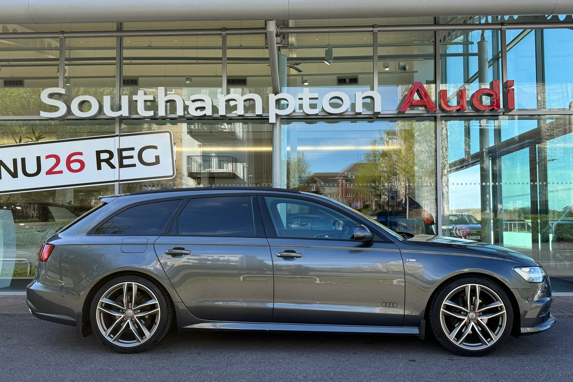 Audi A6 thumbnail image number 2