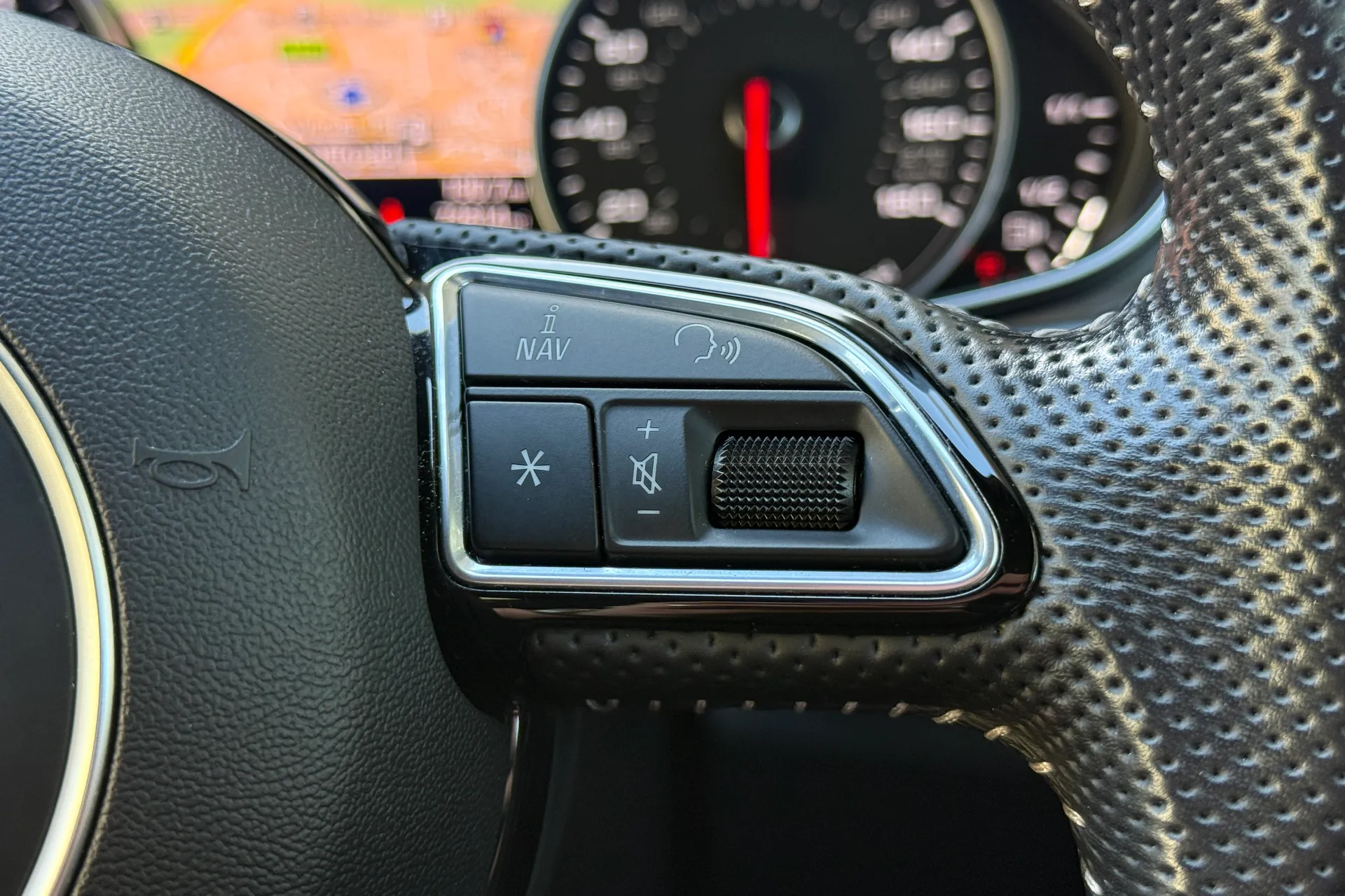 Audi A6 thumbnail image number 30