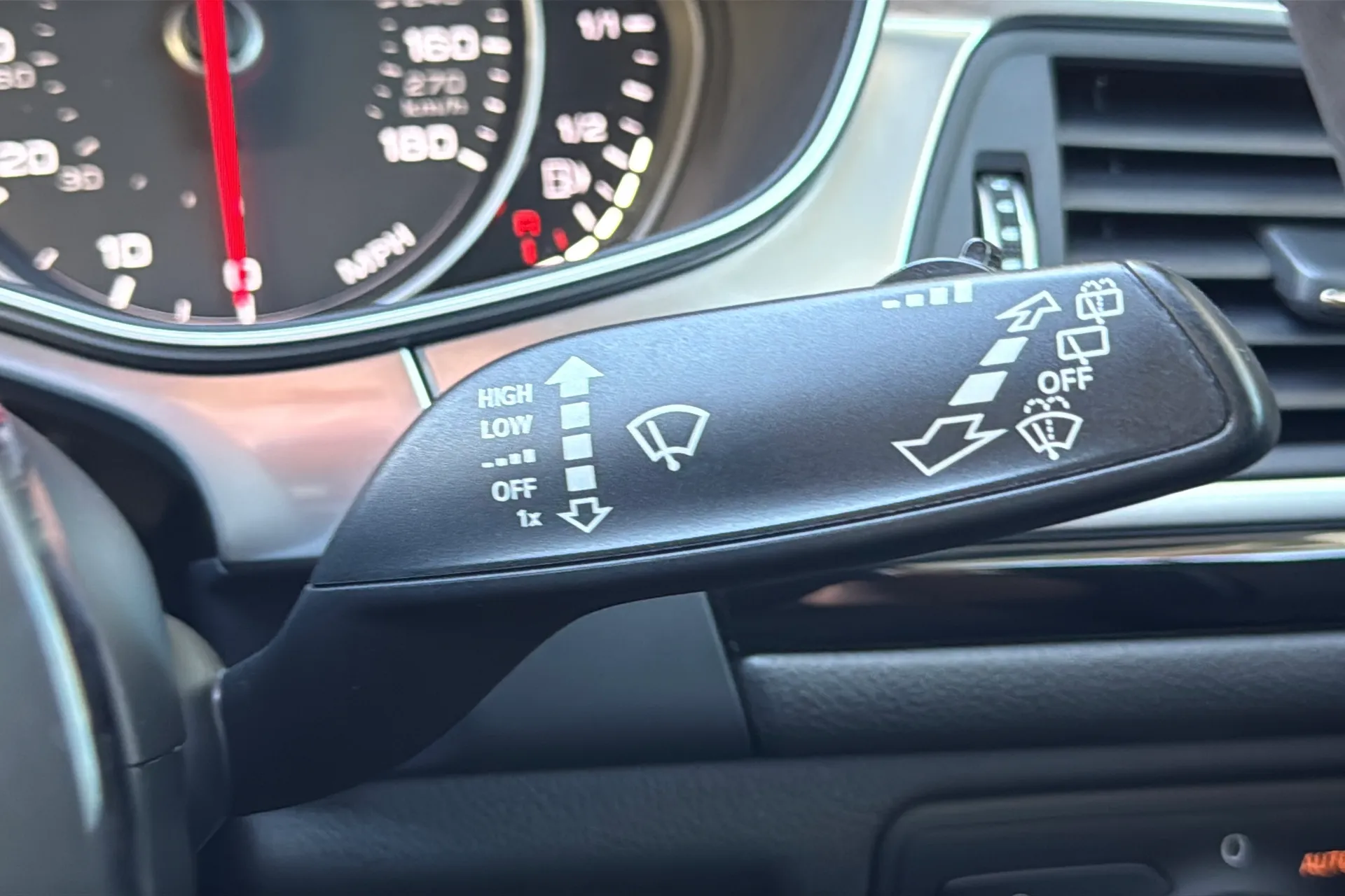 Audi A6 thumbnail image number 33