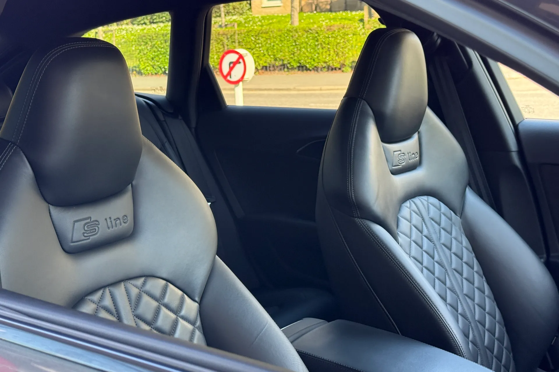 Audi A6 thumbnail image number 43