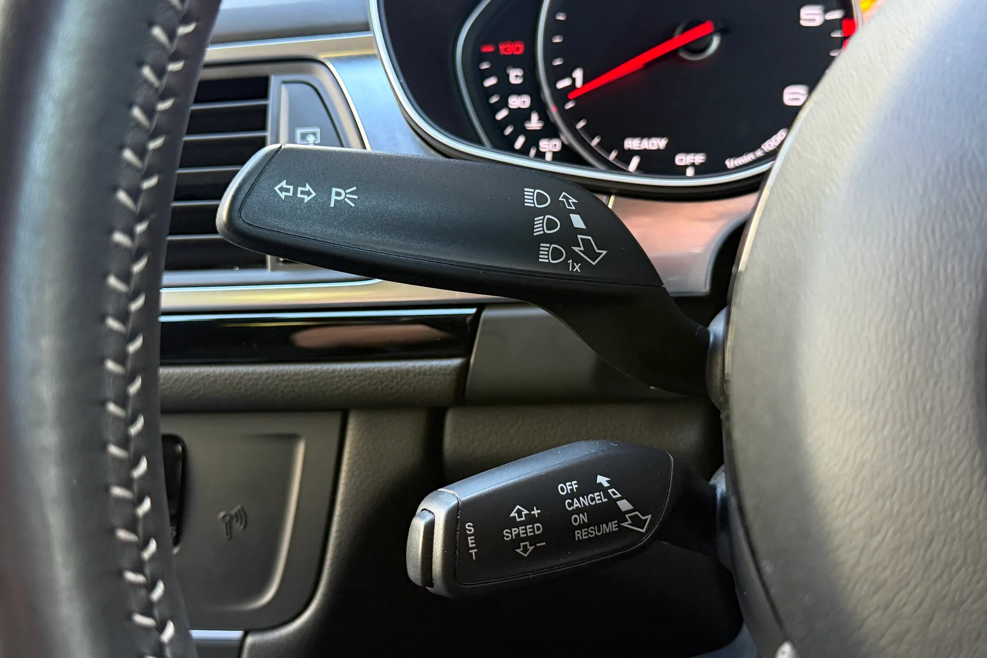 Audi A6 thumbnail image number 32