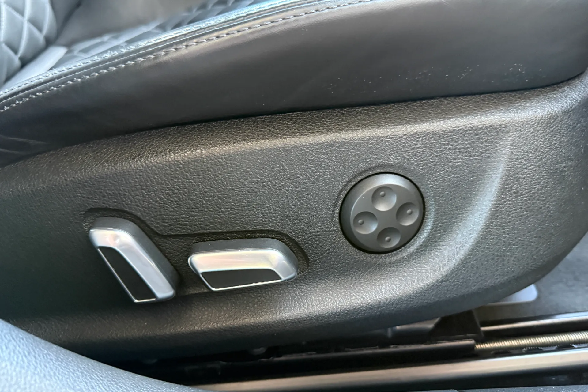 Audi A6 thumbnail image number 8