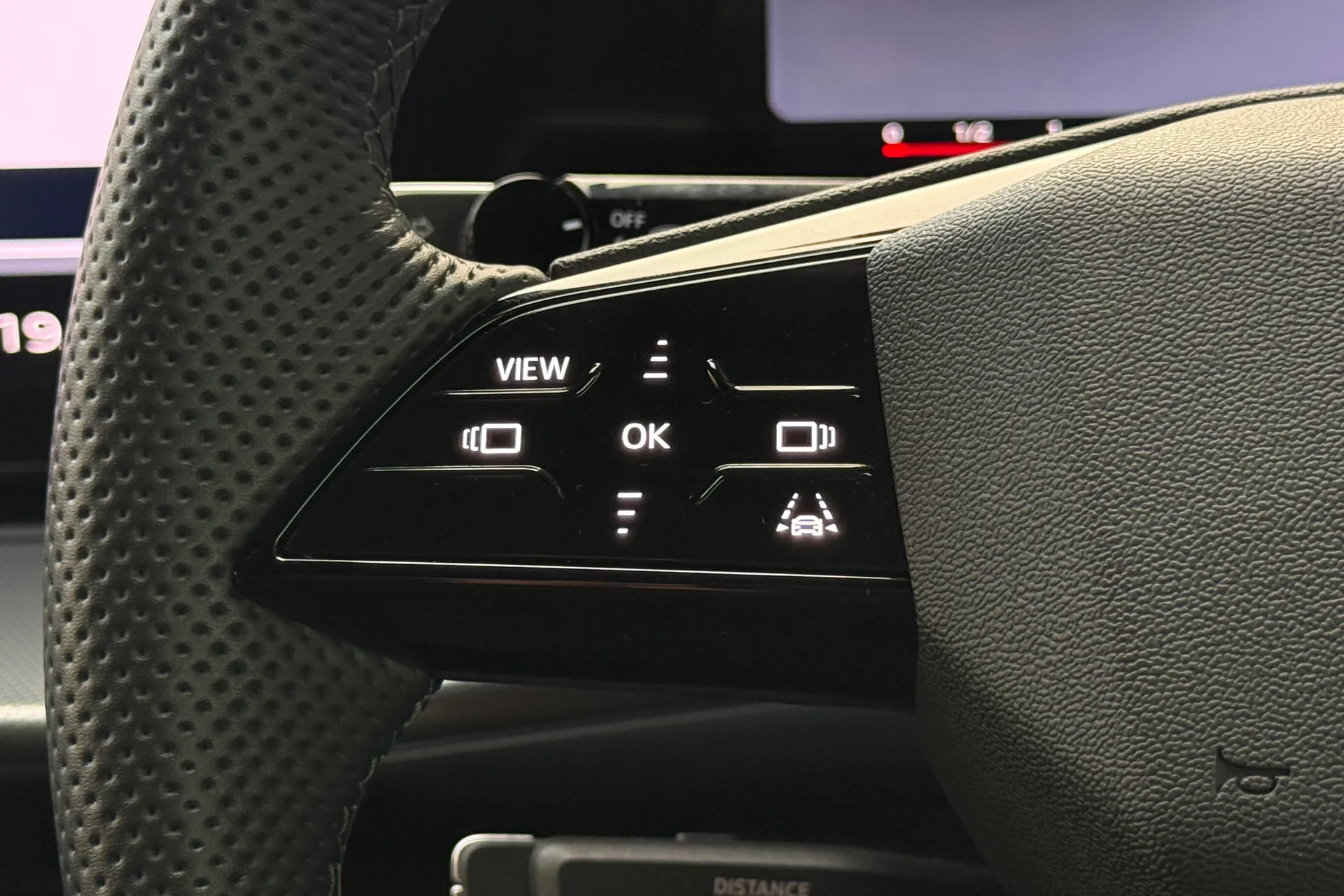 Audi Q3 thumbnail image number 10