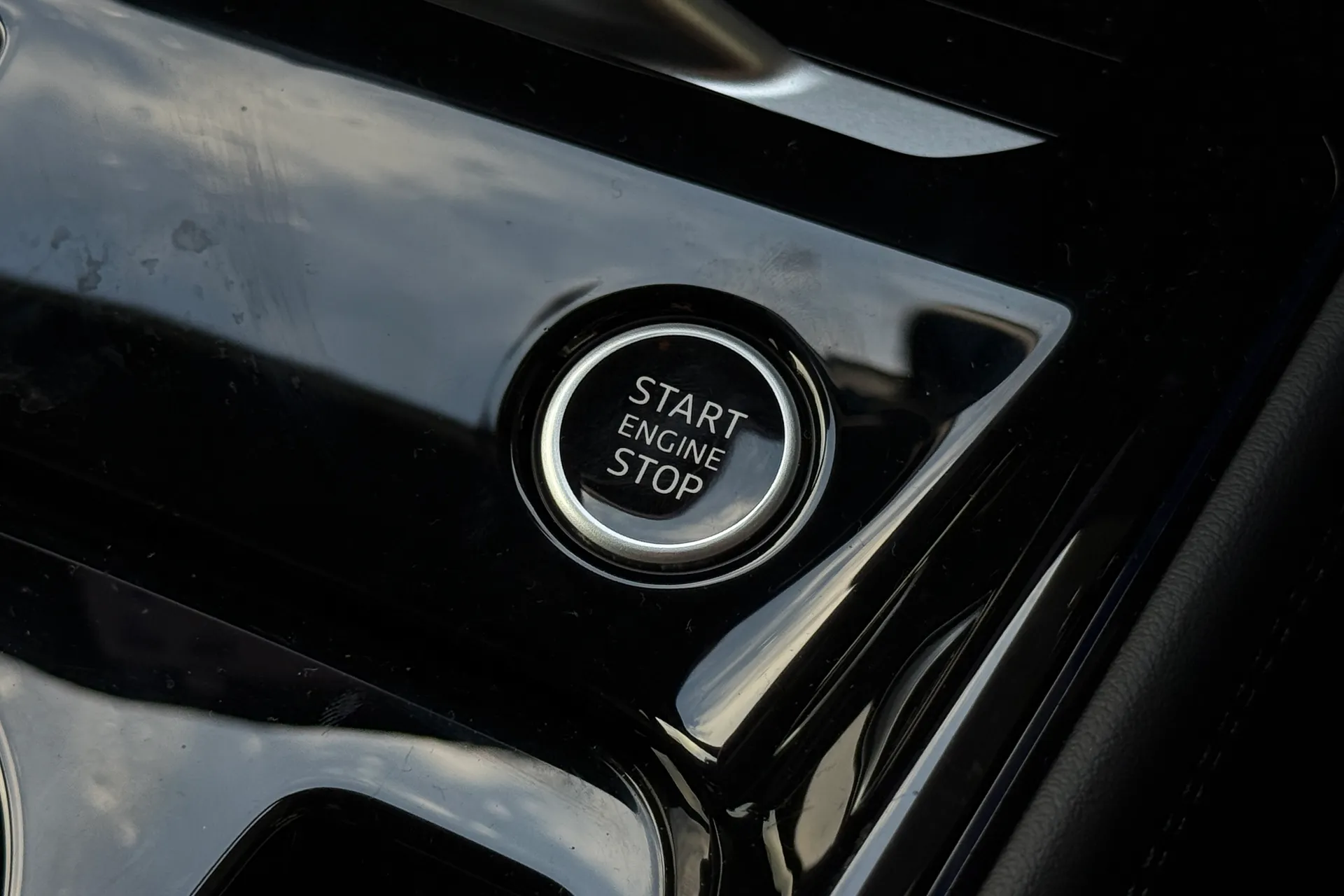 Audi Q3 thumbnail image number 18