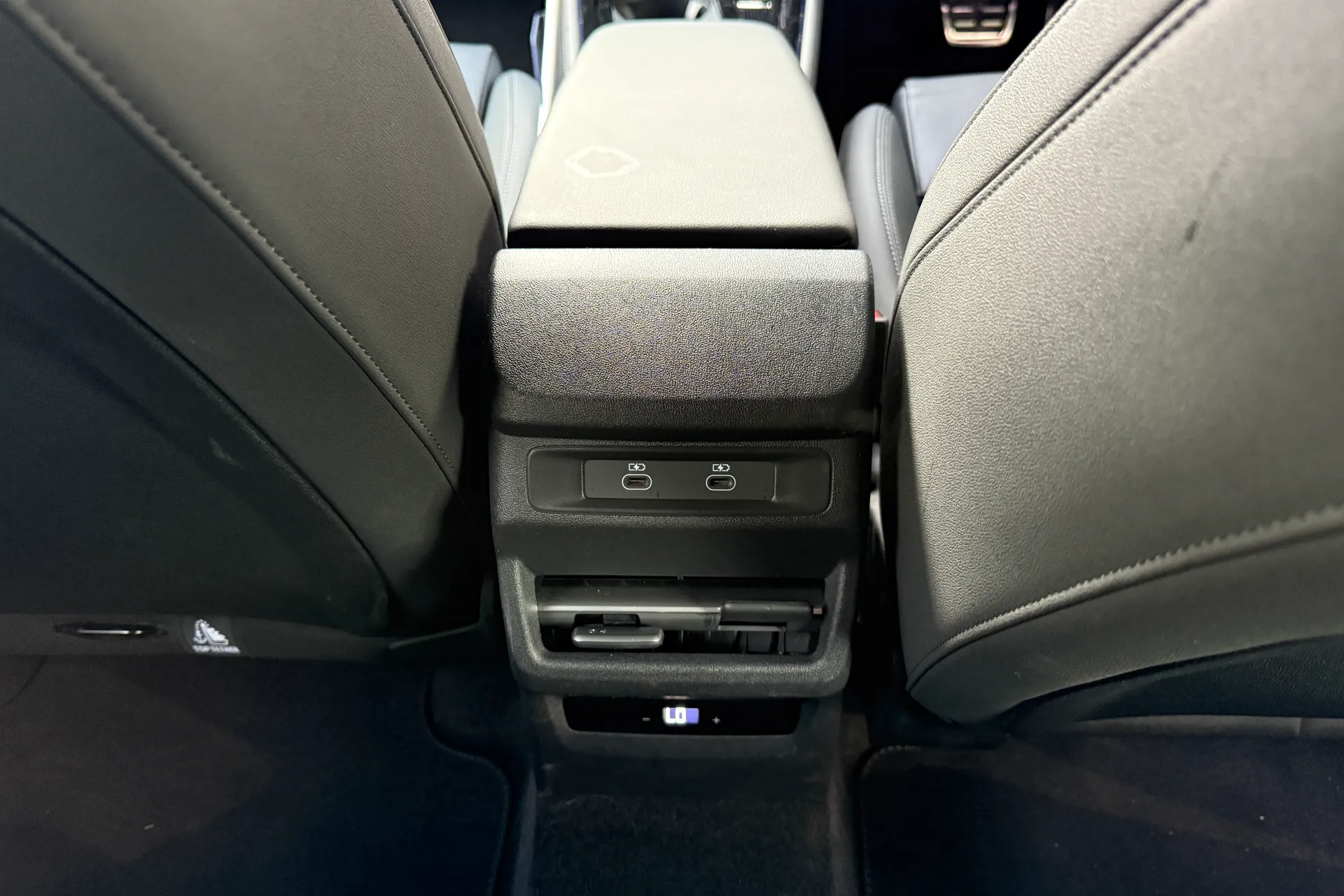 Audi Q3 thumbnail image number 31
