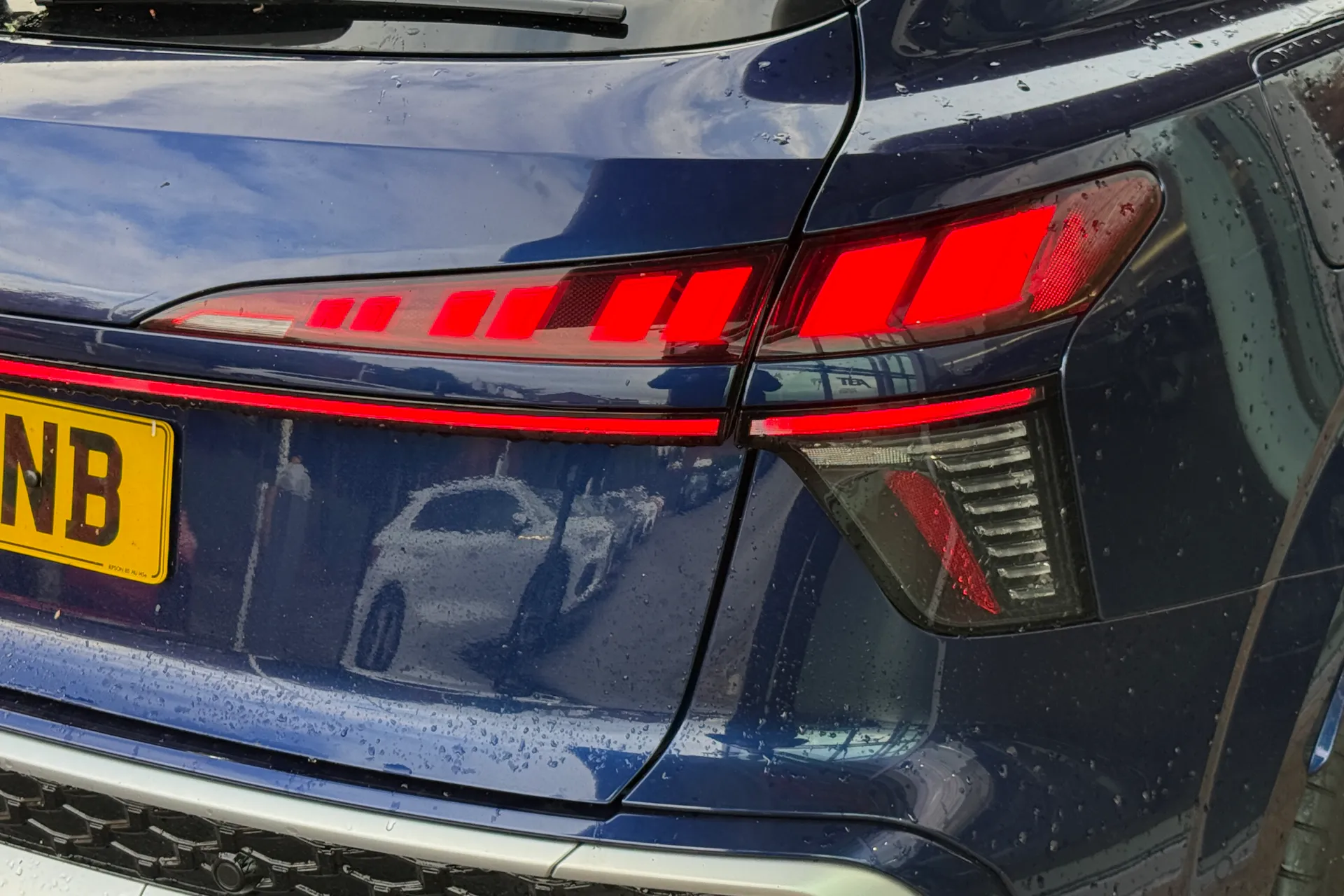 Audi Q3 thumbnail image number 36