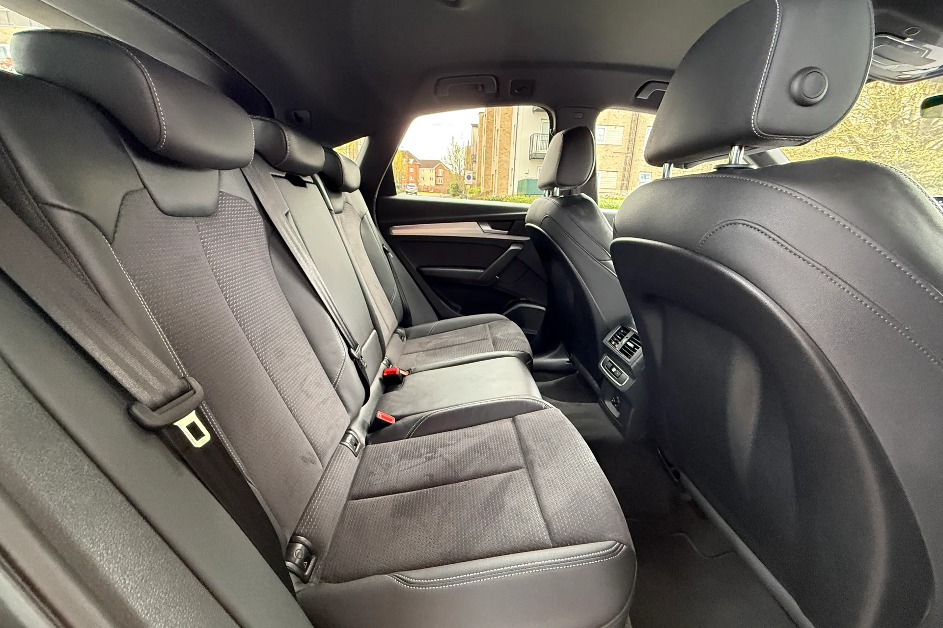 Audi Q5 thumbnail image number 43