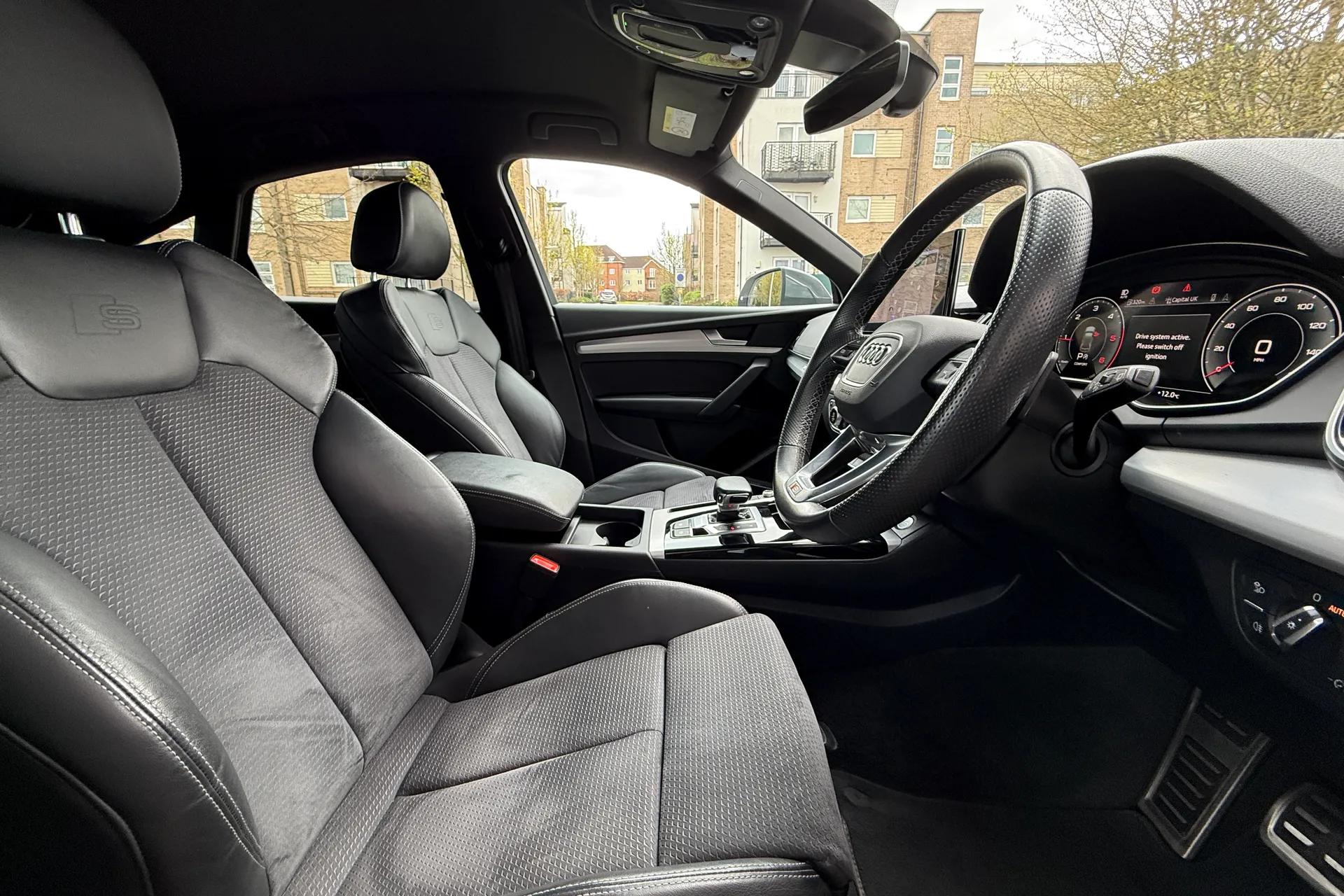 Audi Q5 thumbnail image number 36