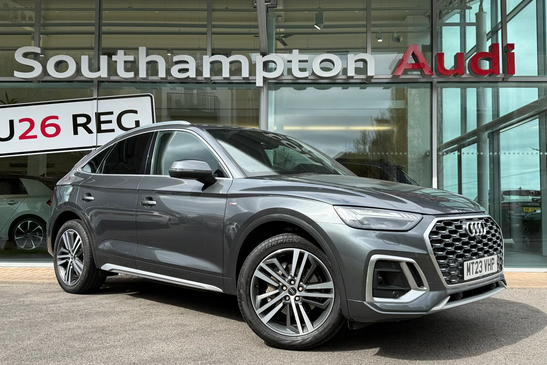 Audi Q5 focused image