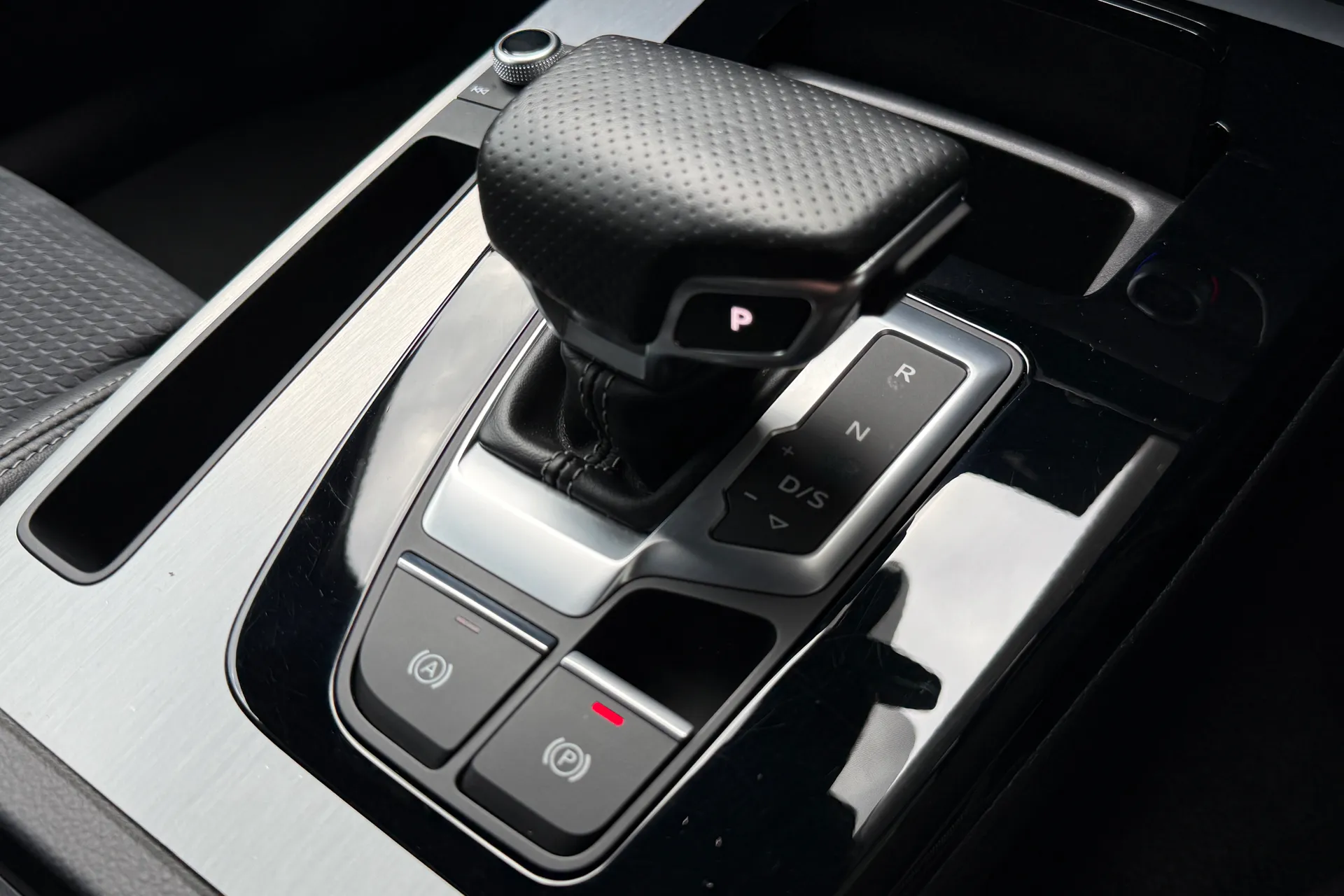 Audi Q5 thumbnail image number 24