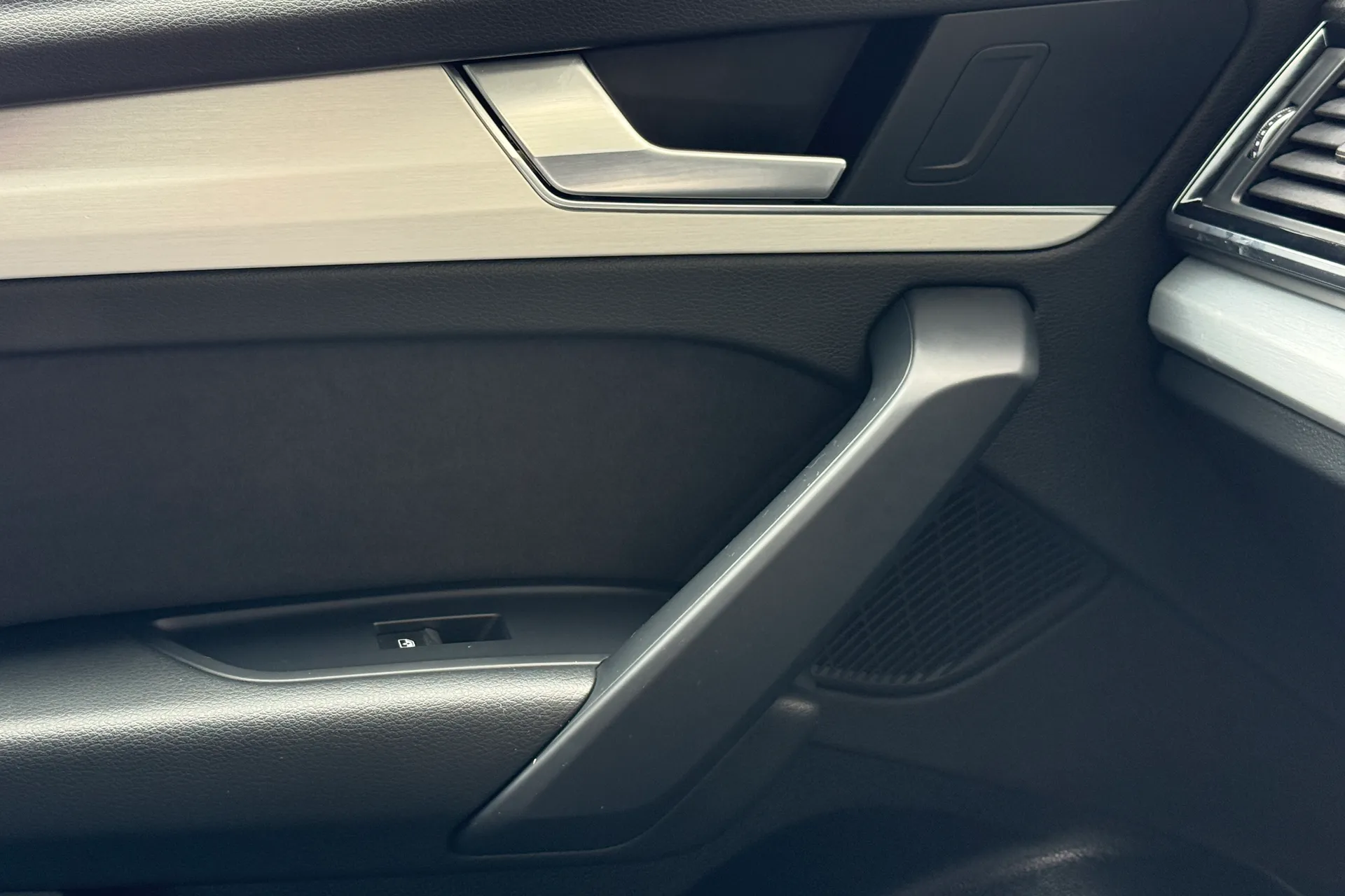 Audi Q5 thumbnail image number 33