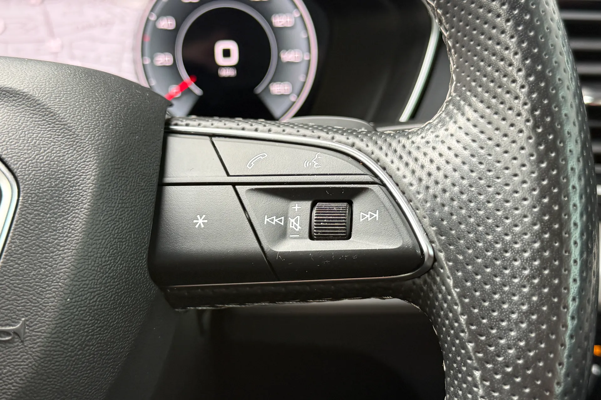 Audi Q5 thumbnail image number 13