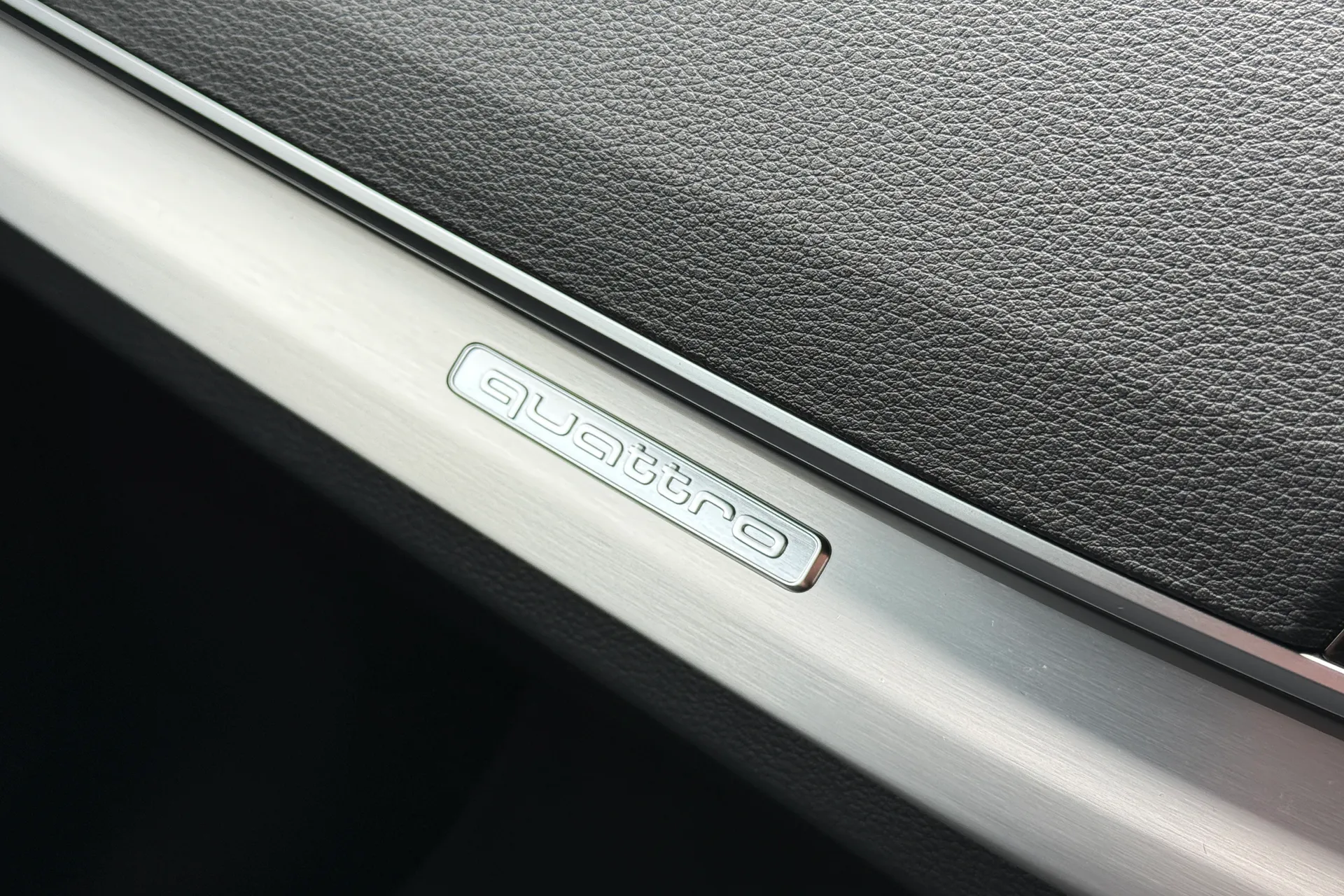 Audi Q5 thumbnail image number 32