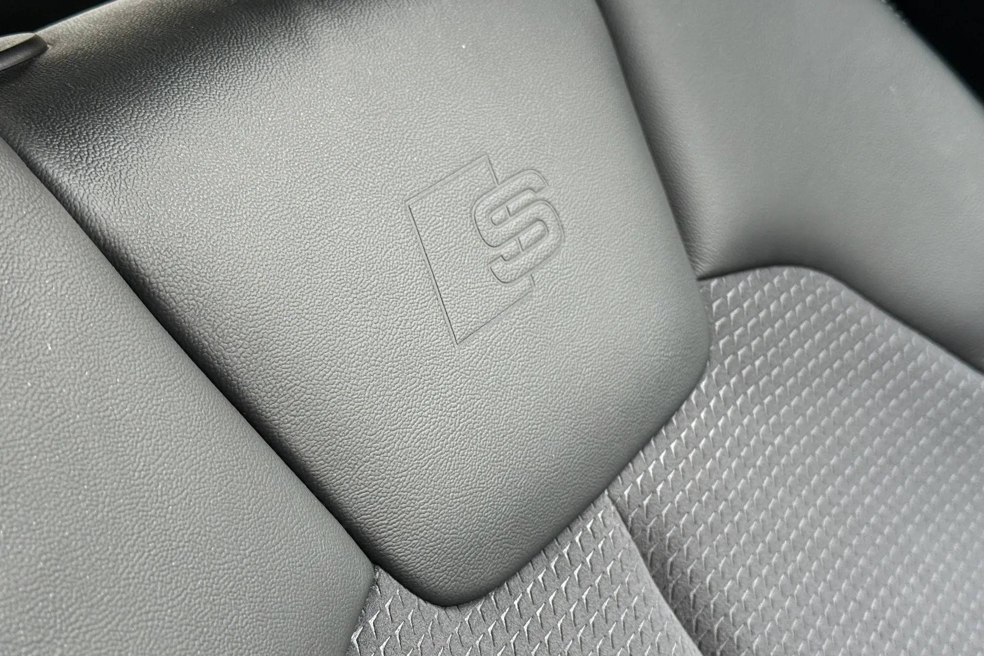 Audi Q5 thumbnail image number 31