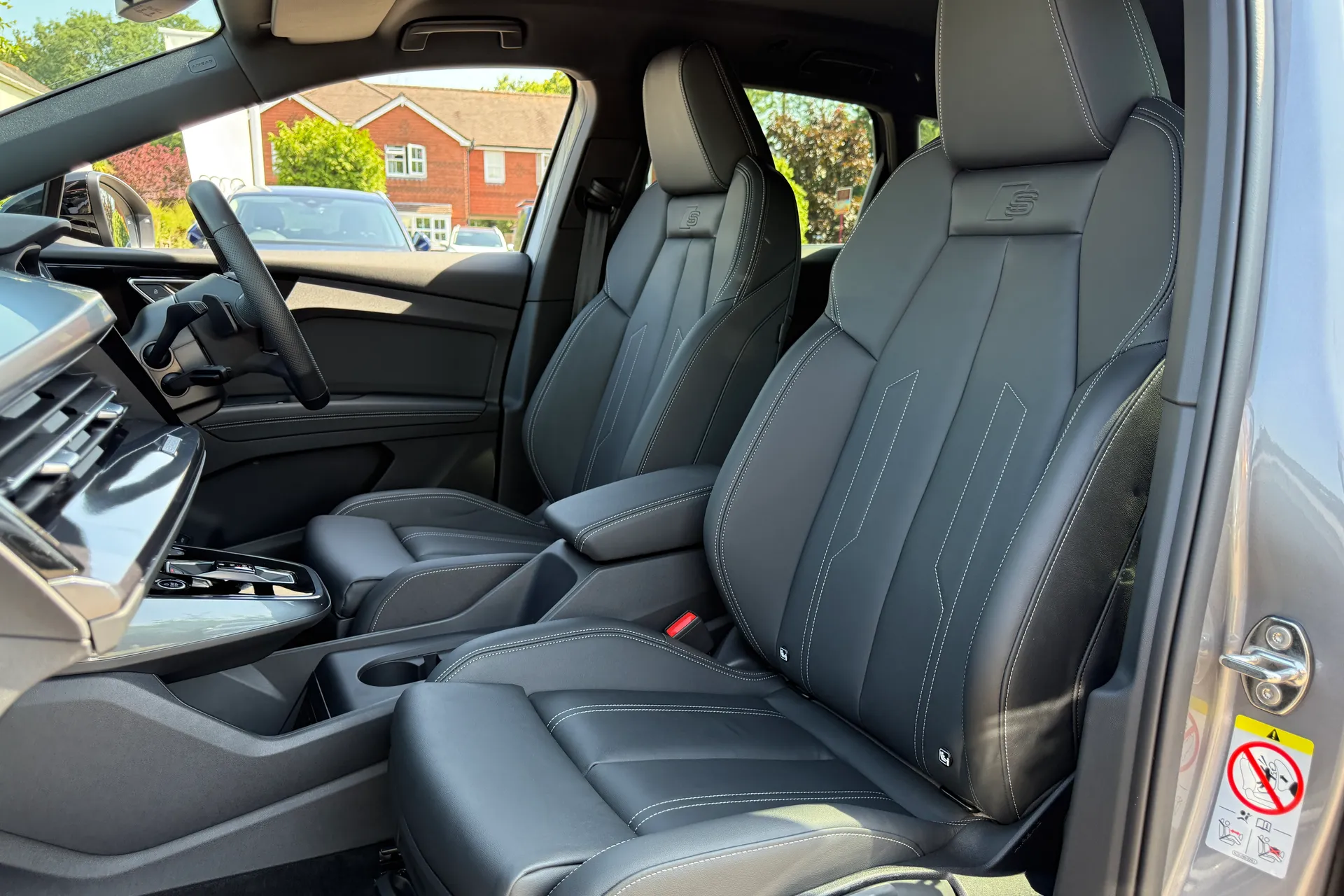 Audi Q4 thumbnail image number 33