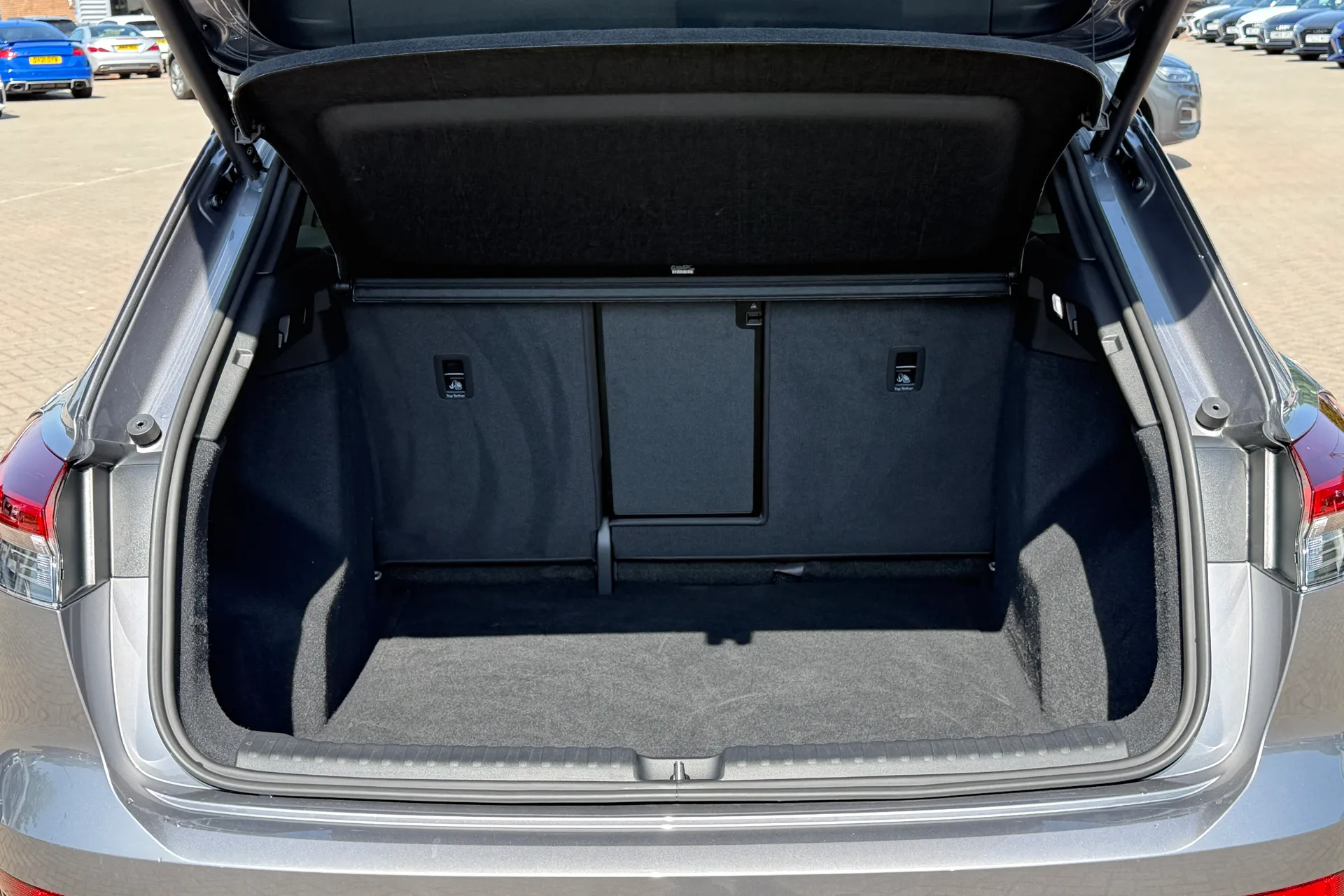 Audi Q4 thumbnail image number 38